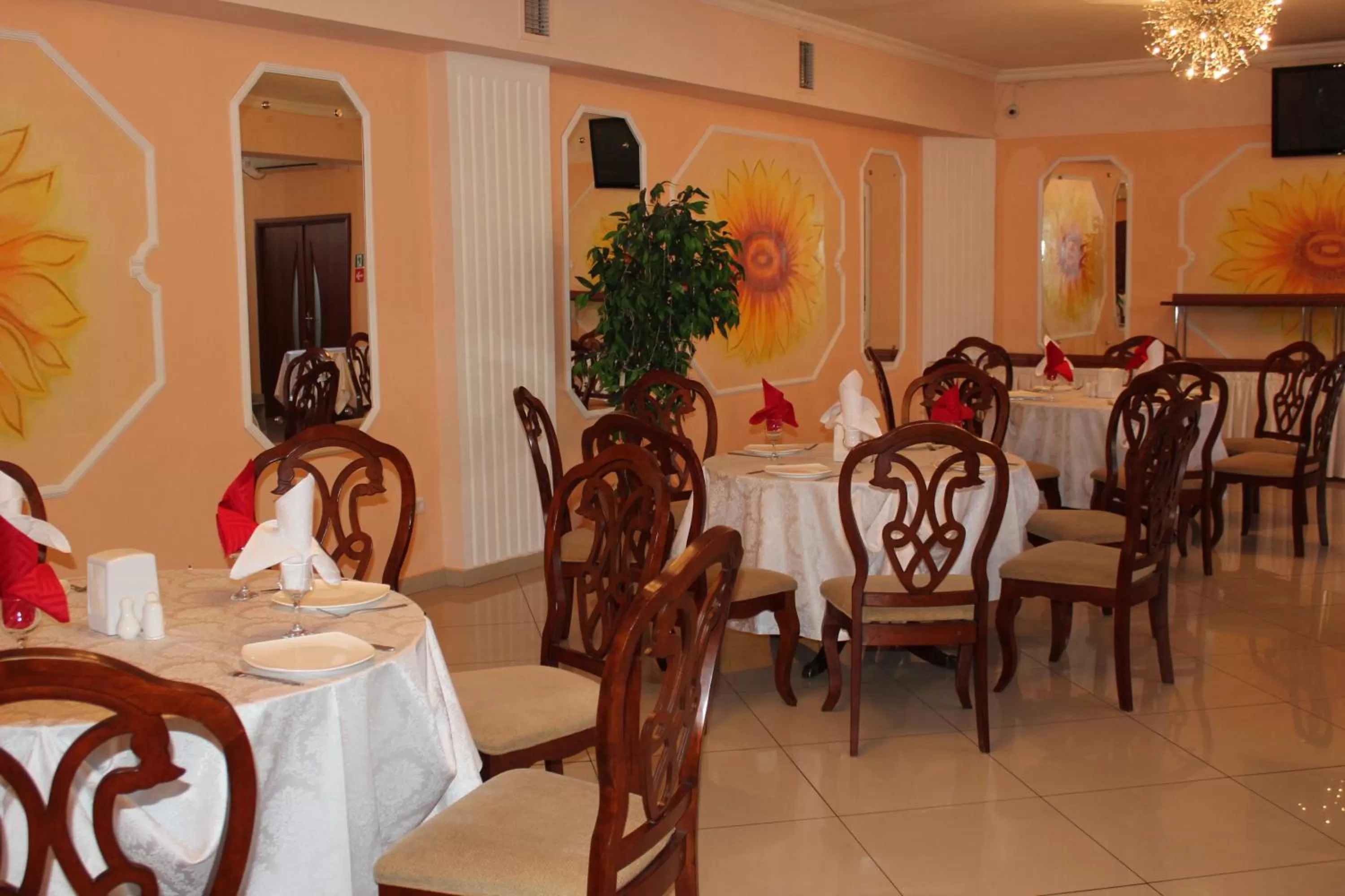Restaurant/Places to Eat in Ust-Kamenogorsk Hotel