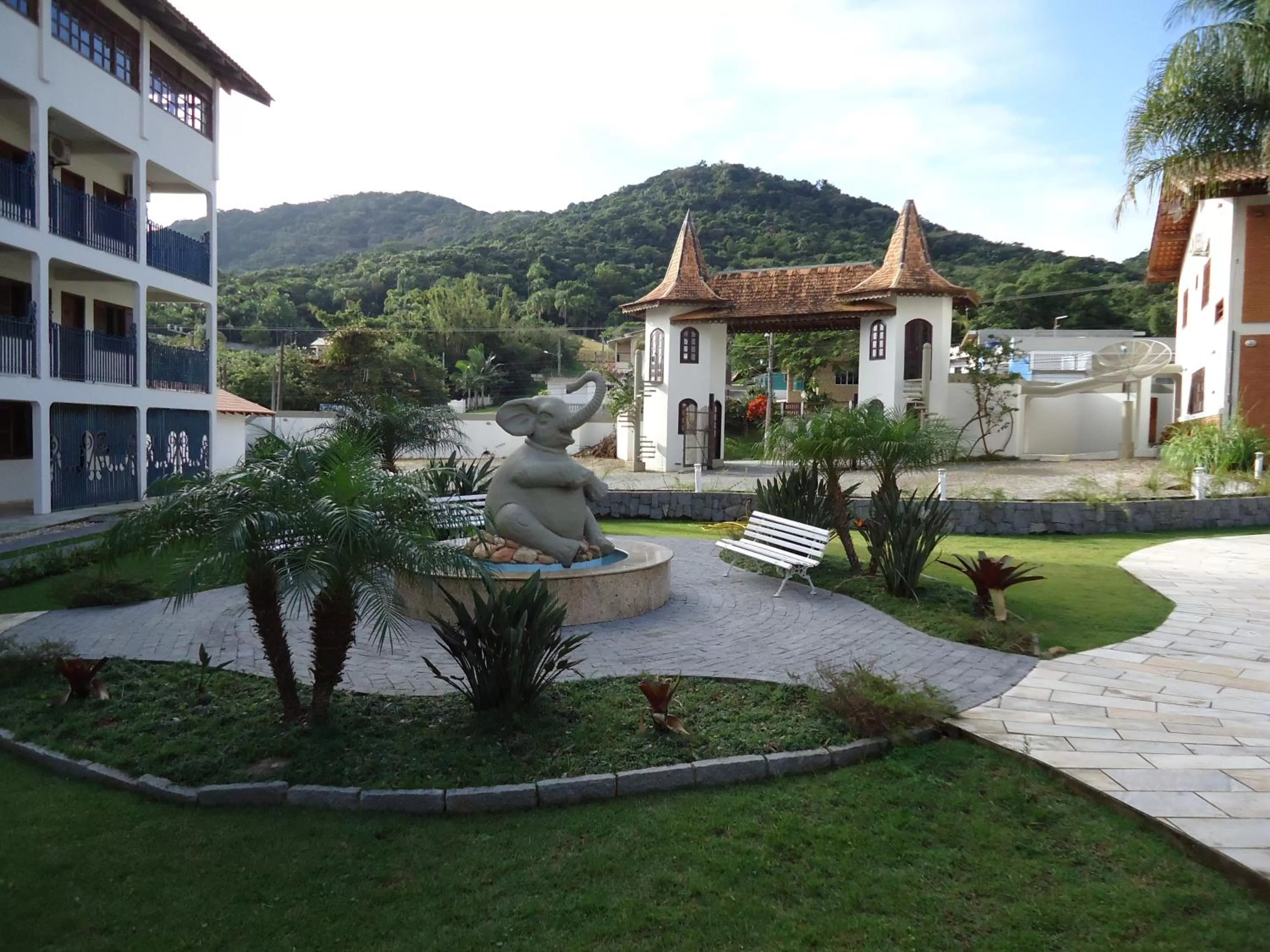 Garden, Property Building in Bartholo Plaza Hotel