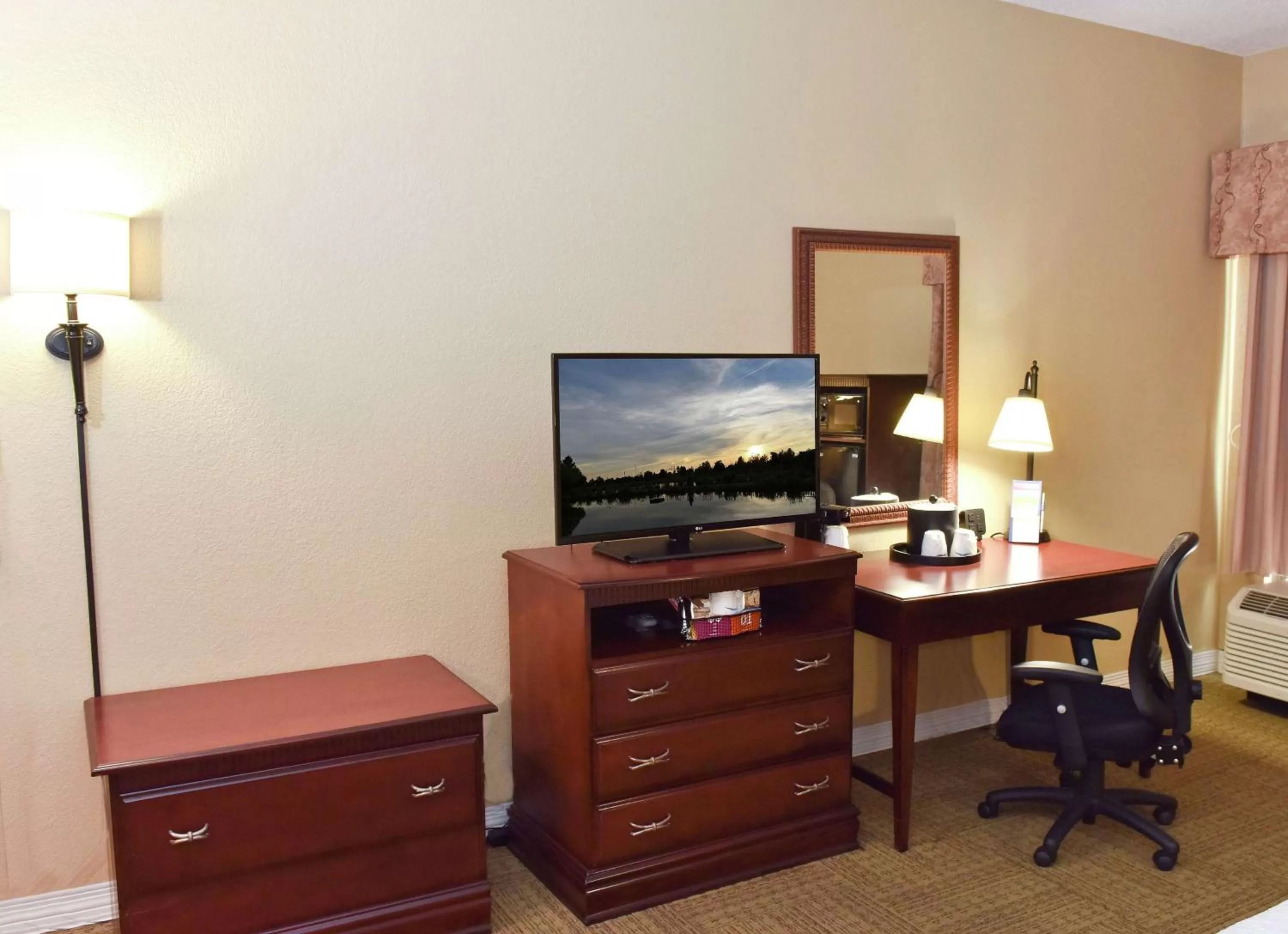 Bedroom in Hampton Inn Ruston