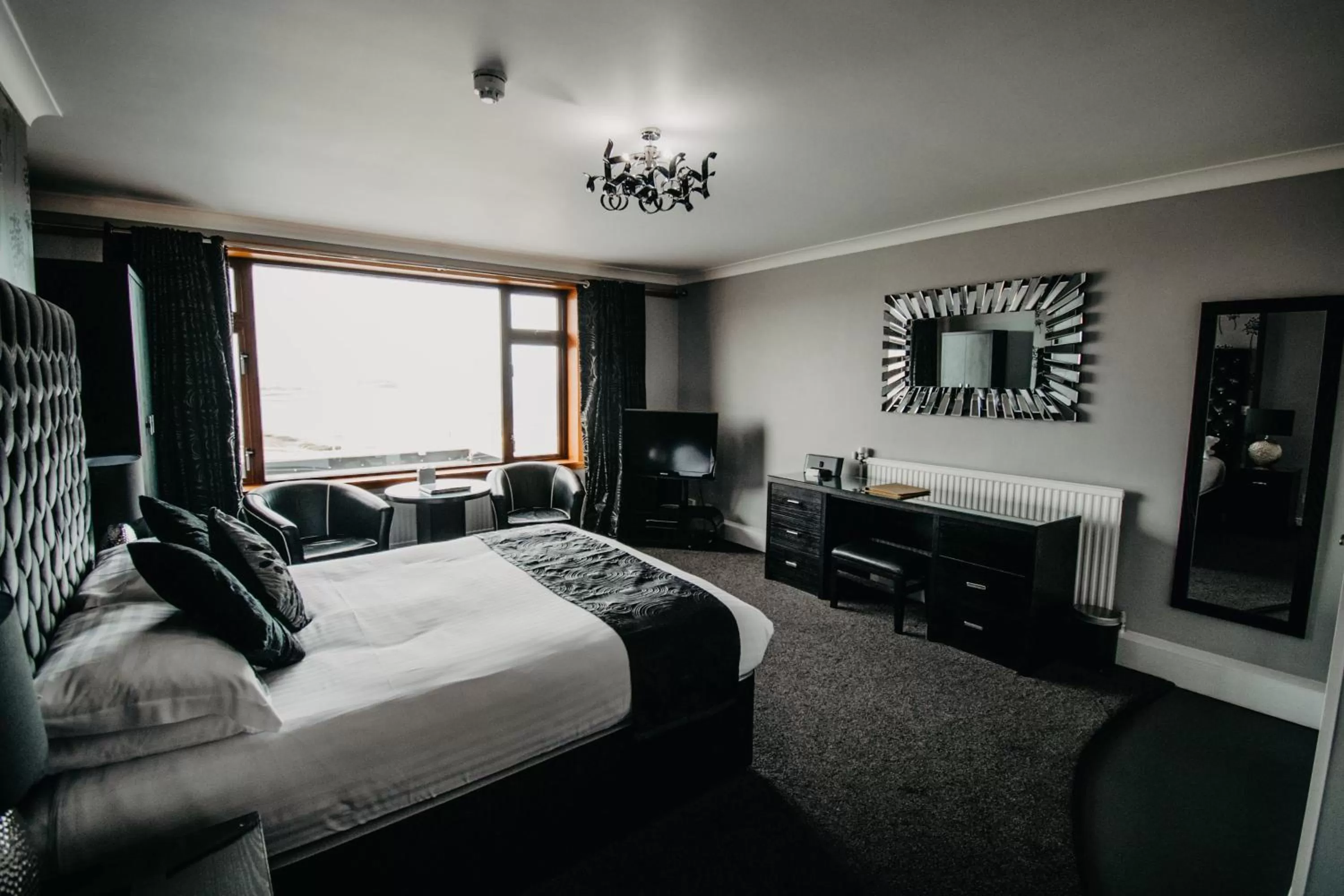 Photo of the whole room, Bed in Banff Springs Hotel