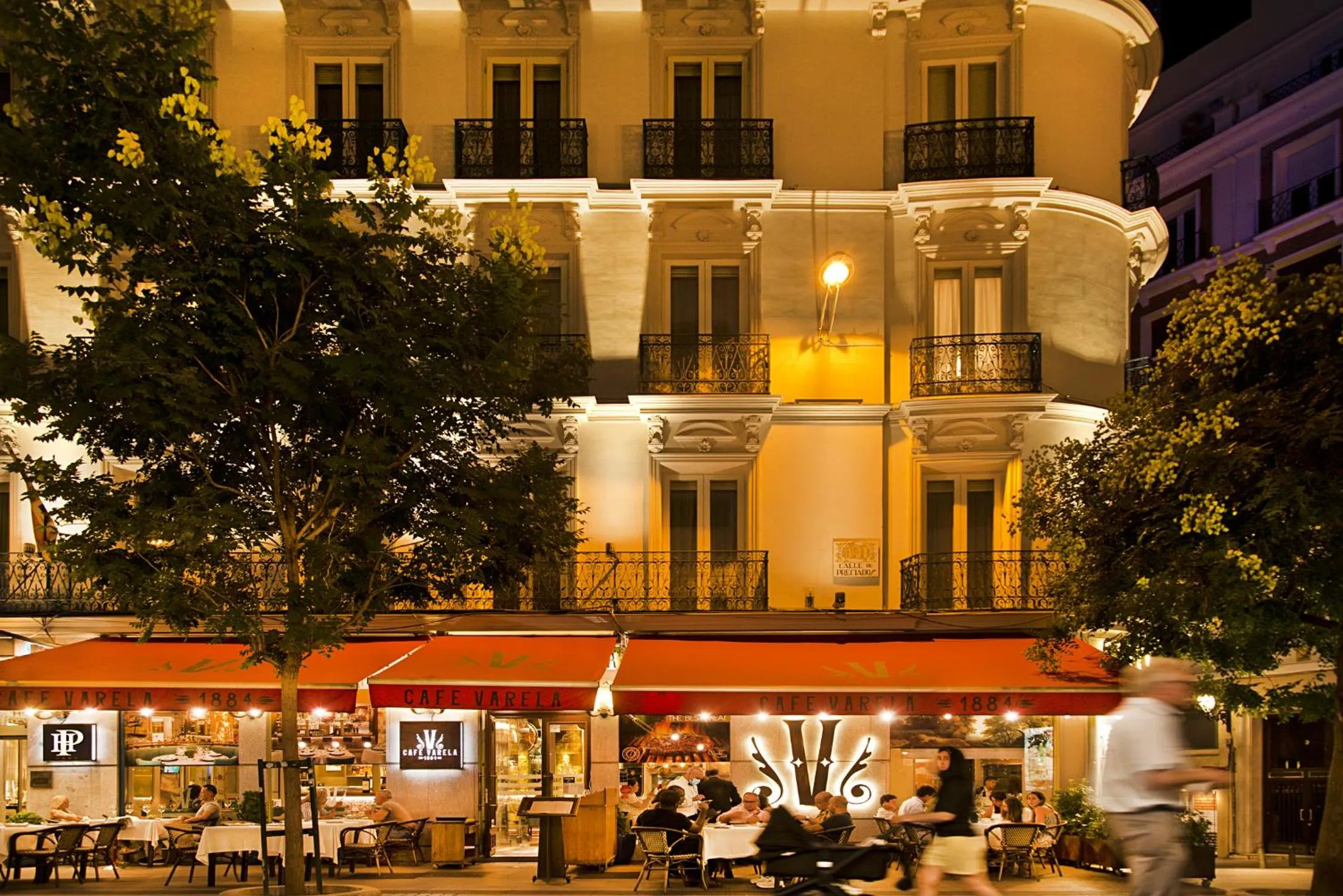 Property building in Preciados