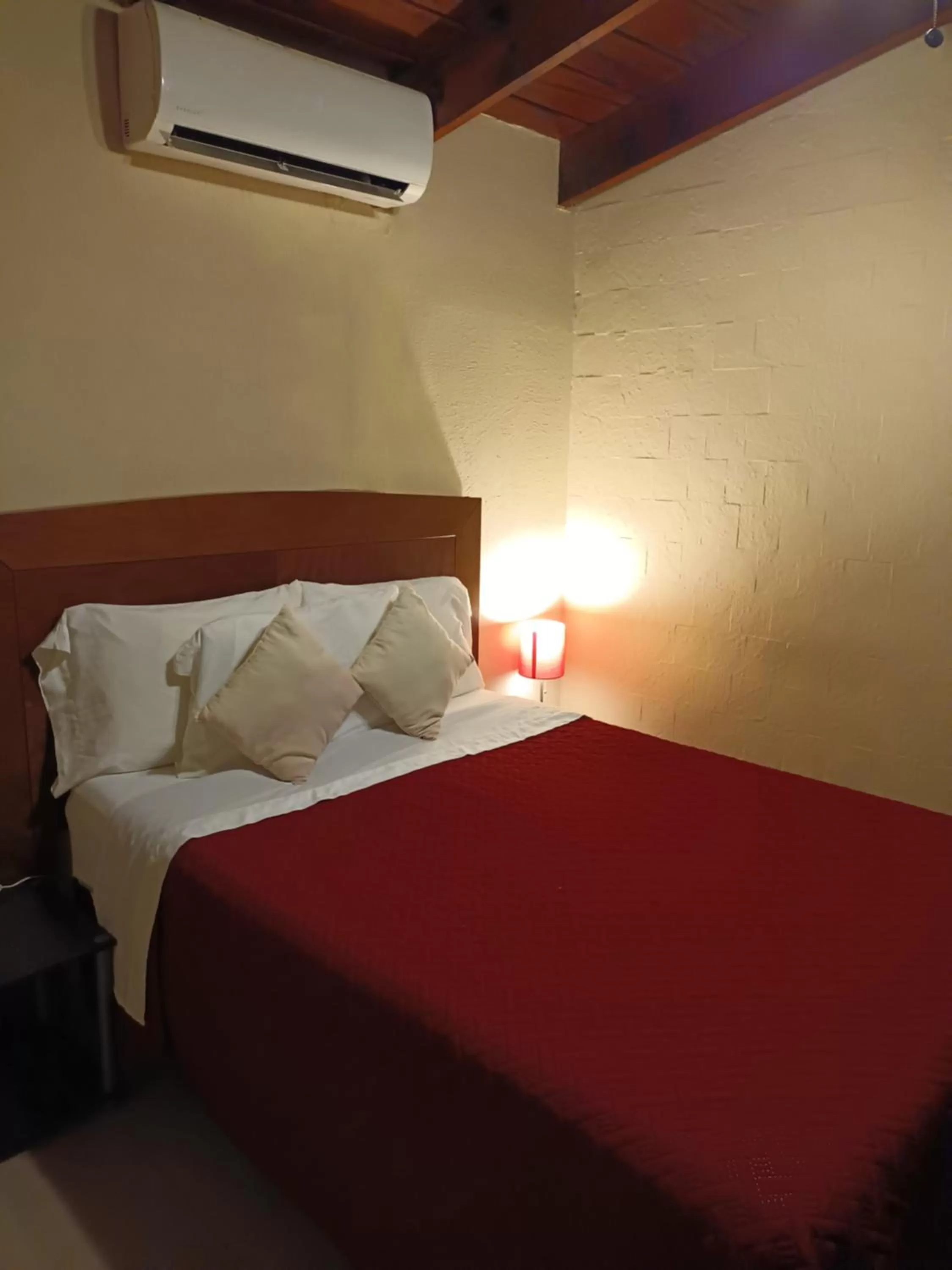 Double Room with Private Bathroom in Bed and Breakfast Pecarí