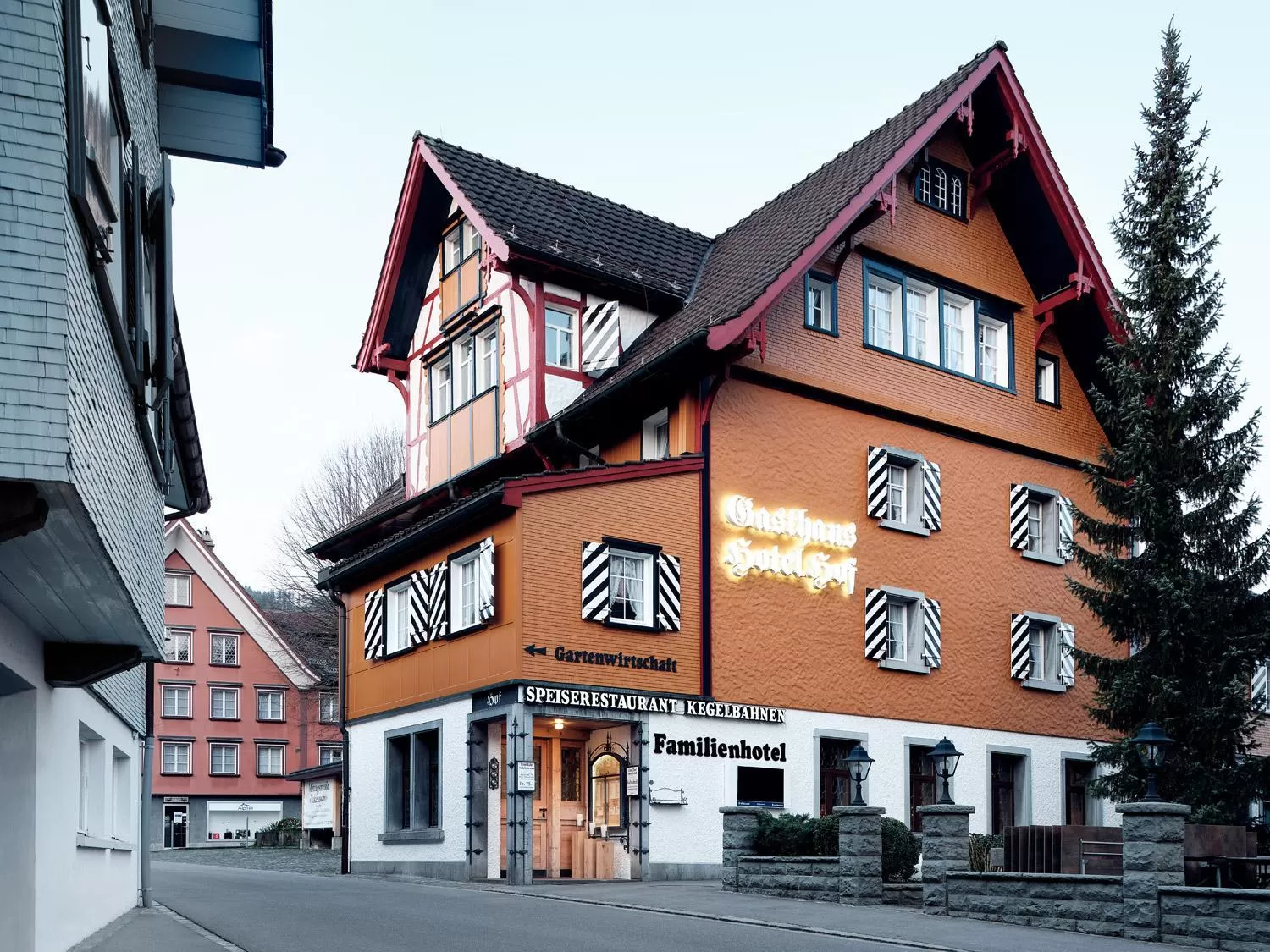 Property building in Gasthaus Hof