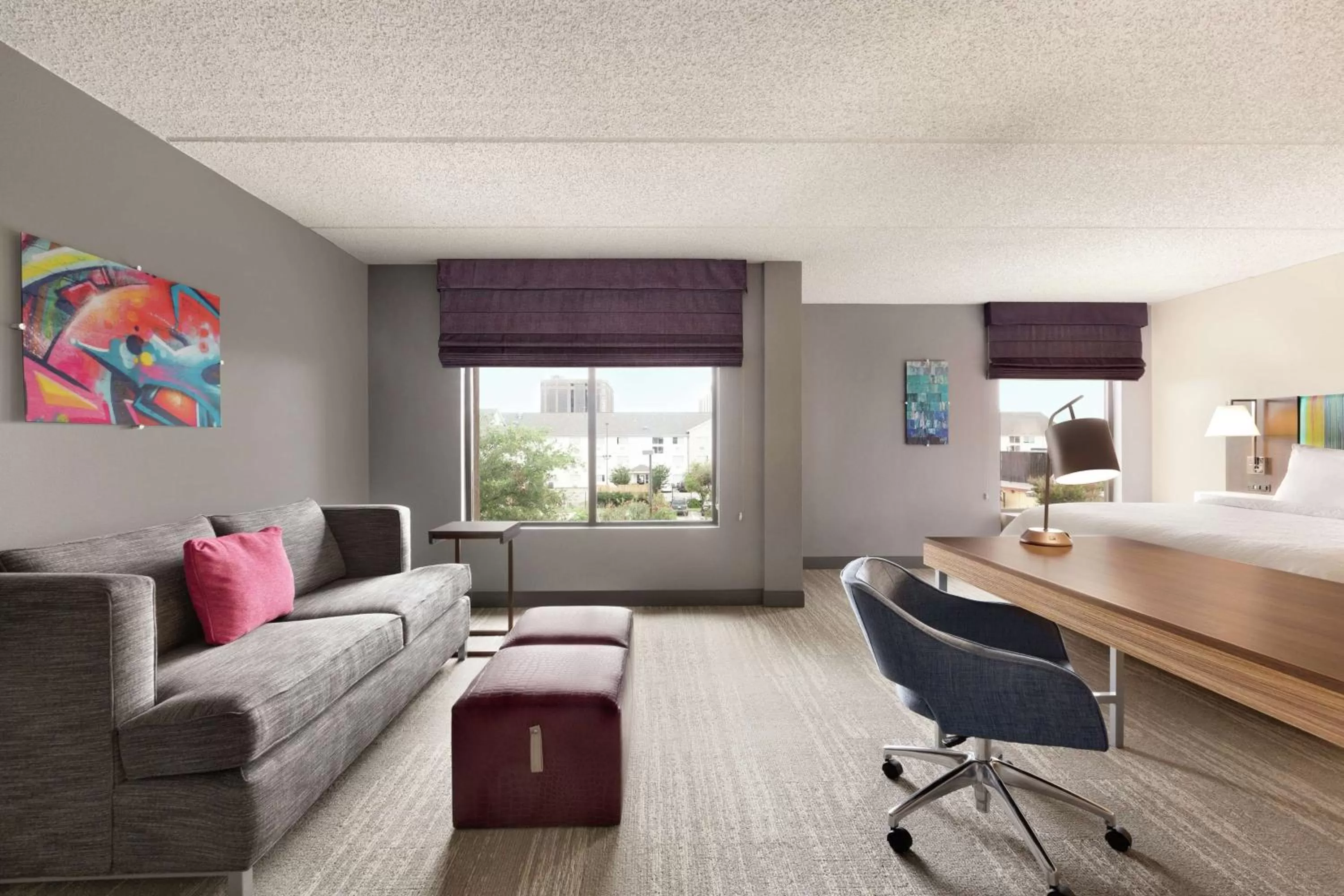 Living room in Hampton Inn - Houston/Brookhollow