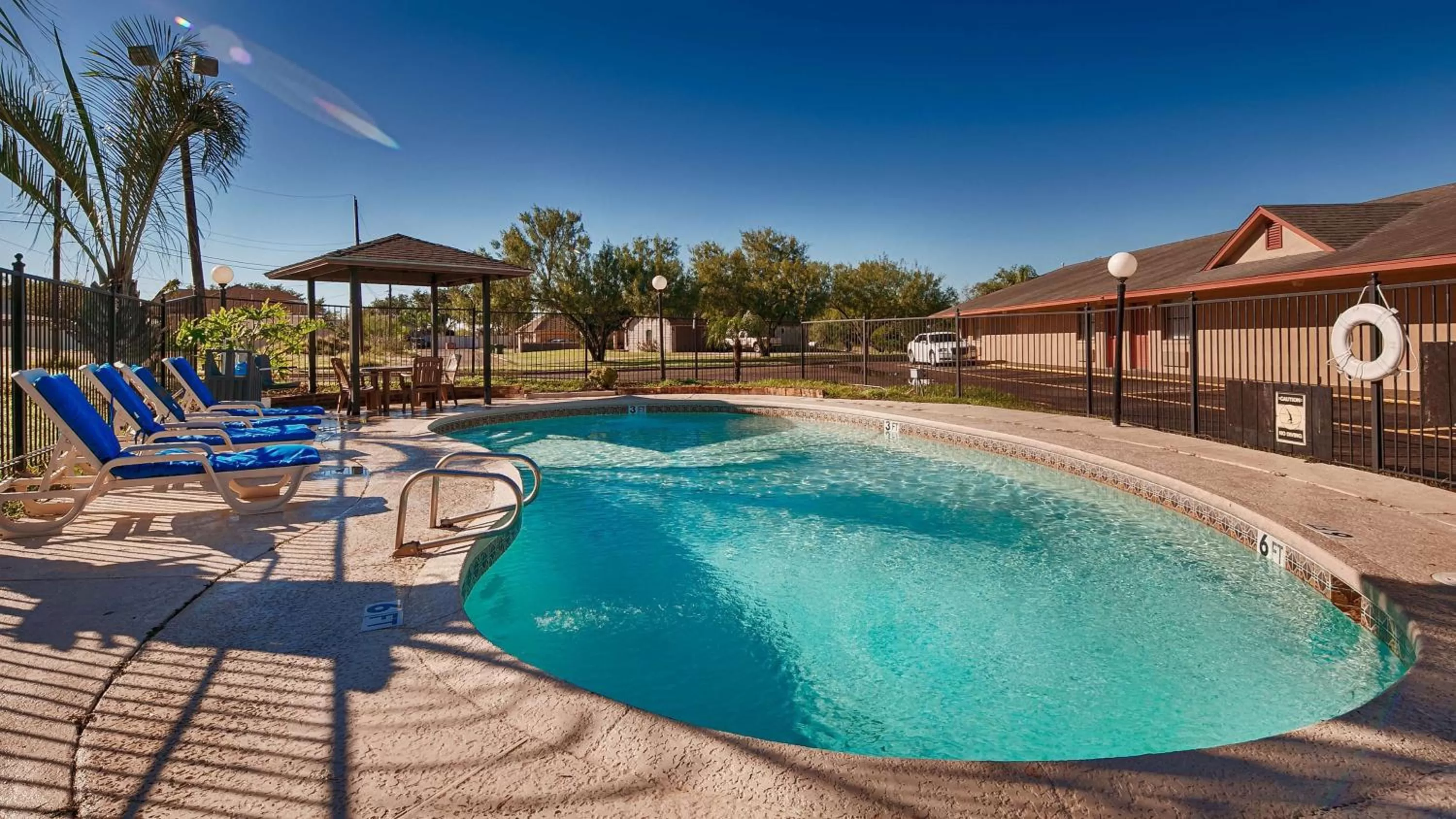 On site, Swimming Pool in SureStay Hotel by Best Western Zapata