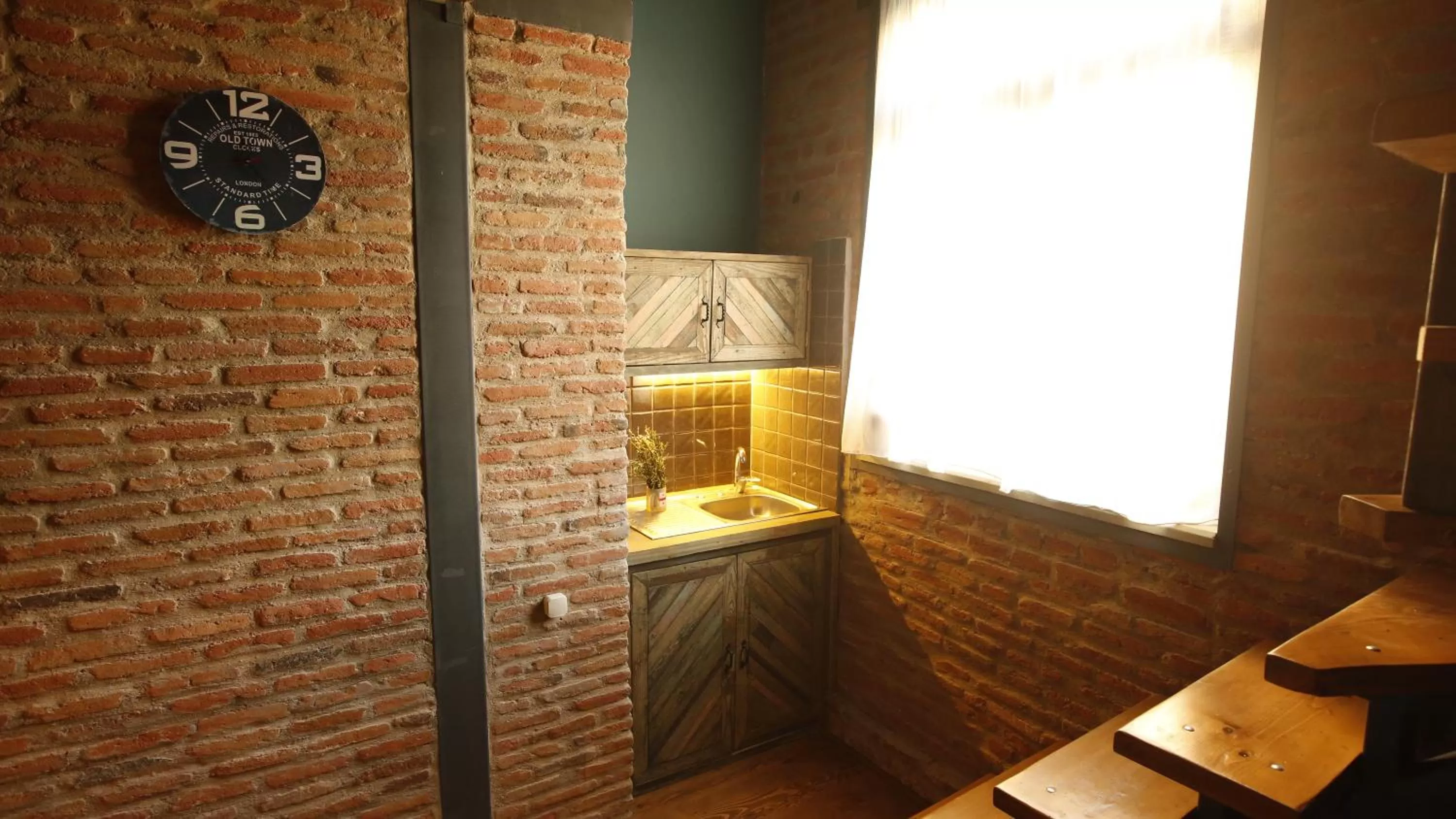 Kitchen or kitchenette in 3 Heritage Rooms
