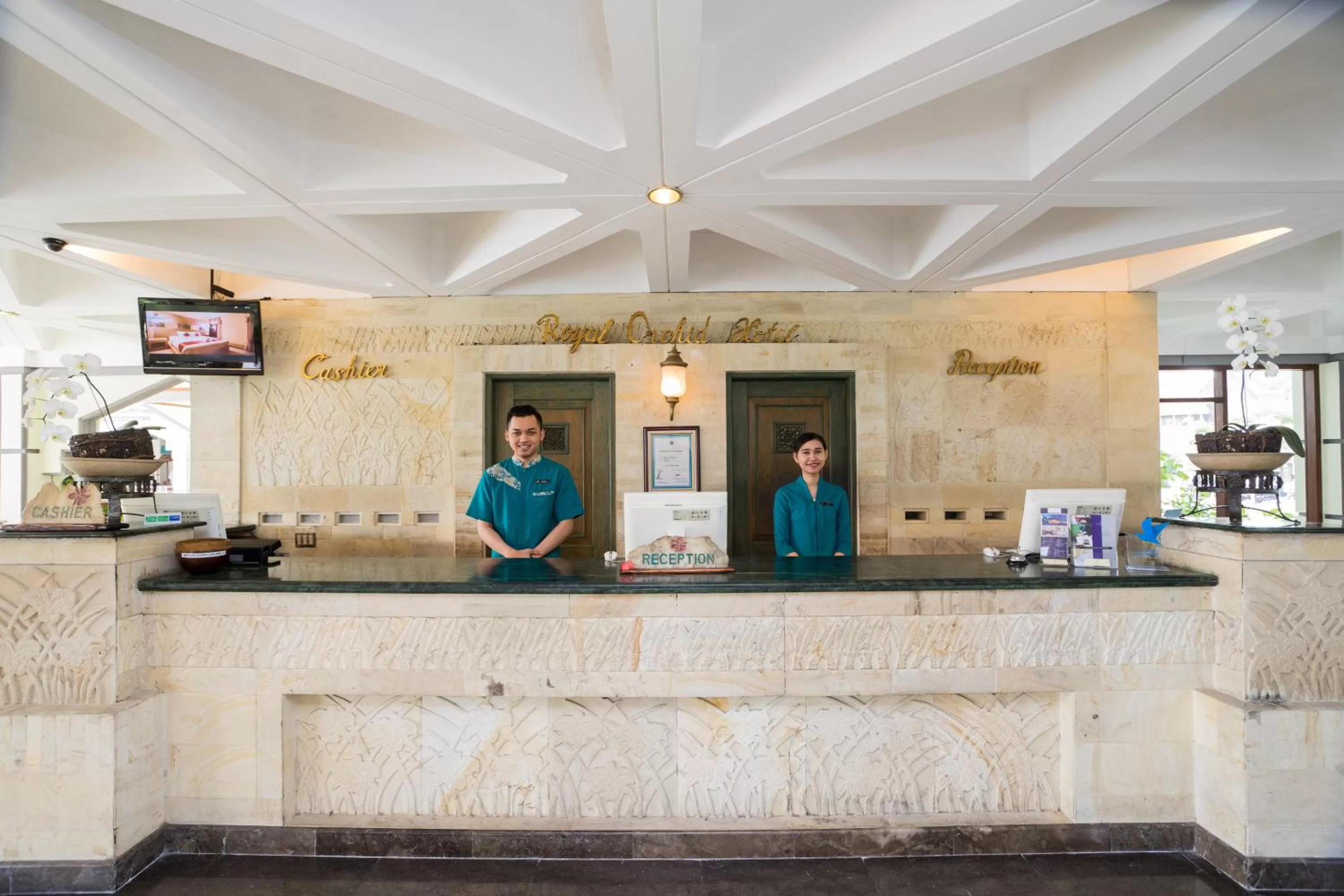 Lobby or reception in Royal Hotel and Villa Batu