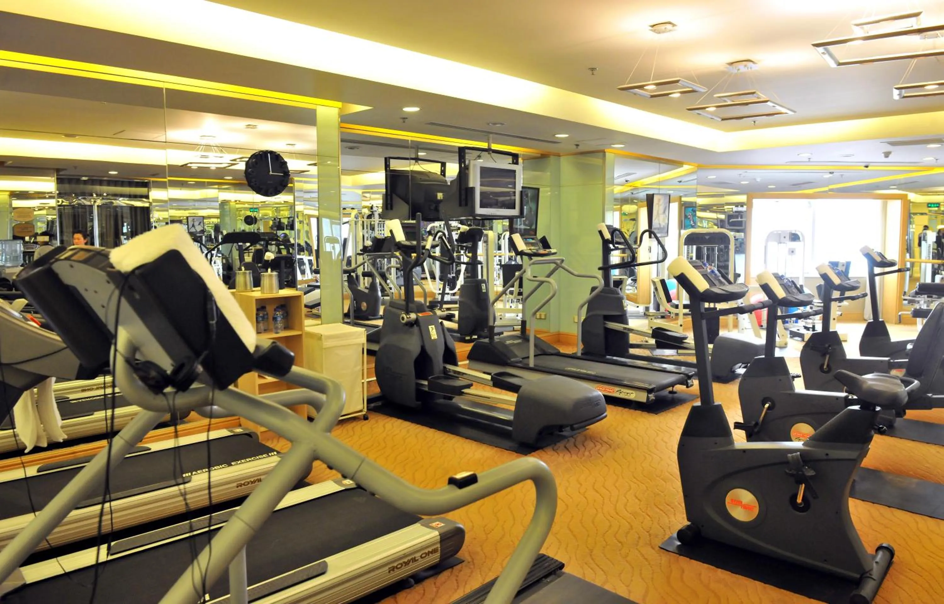 Fitness centre/facilities in Air China Boyue Beijing Hotel