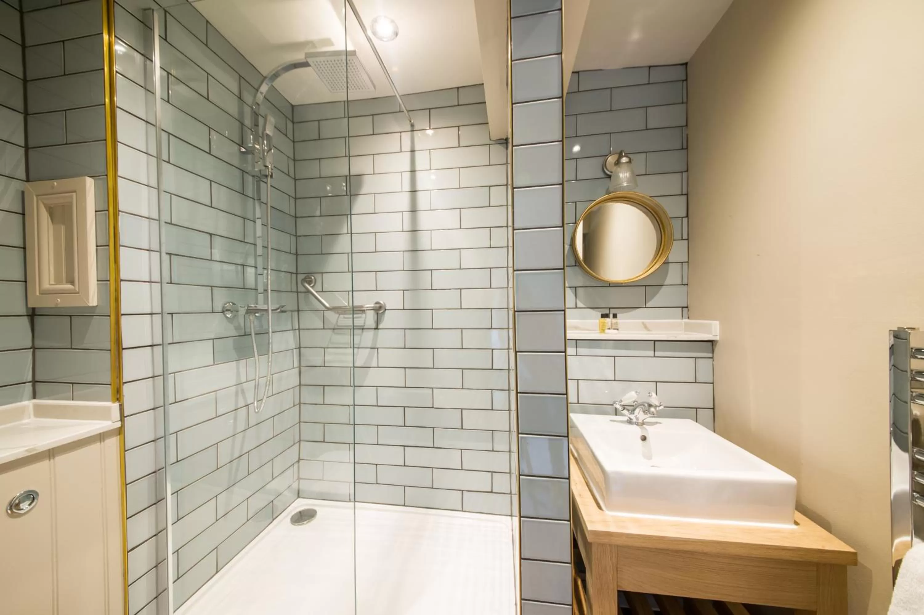 Shower in The Bulls Head by Innkeeper's Collection