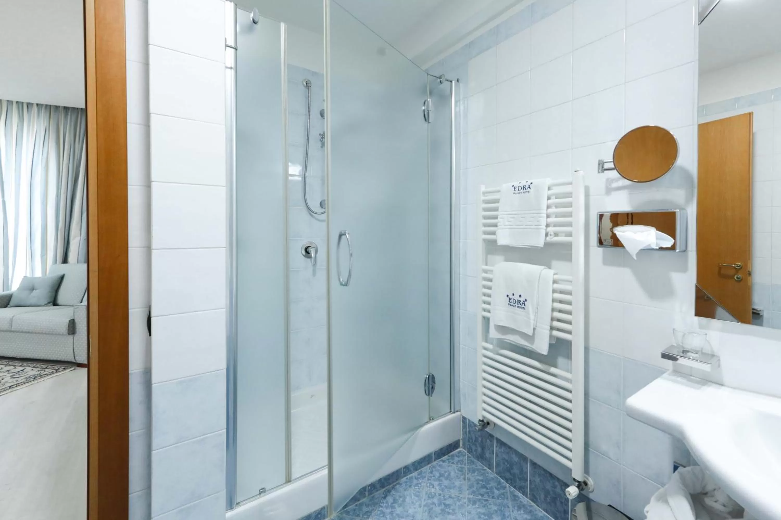 Bed in Edra Palace Hotel & Ristorante