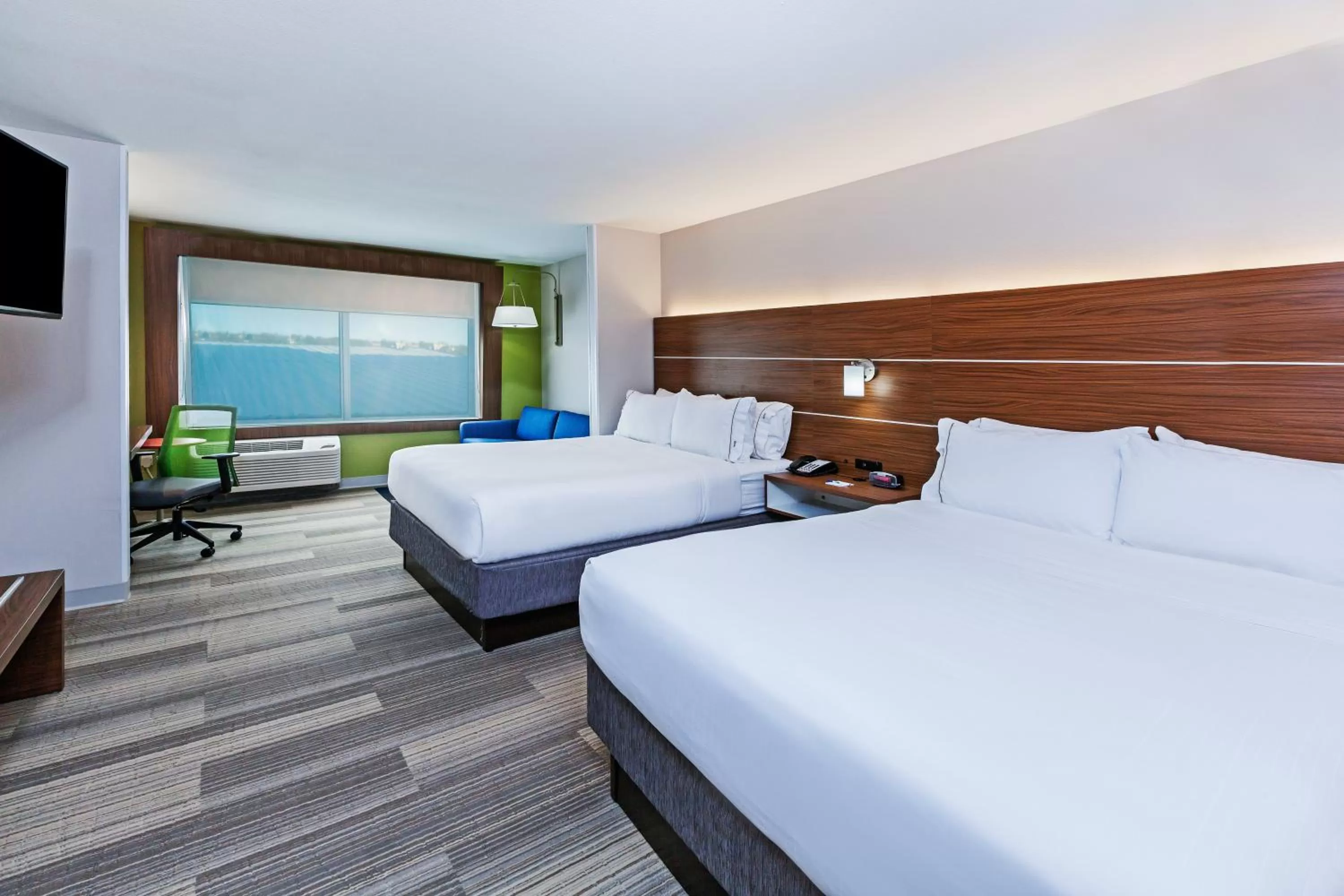 Photo of the whole room, Bed in Holiday Inn Express & Suites Tulsa West - Sand Springs by IHG