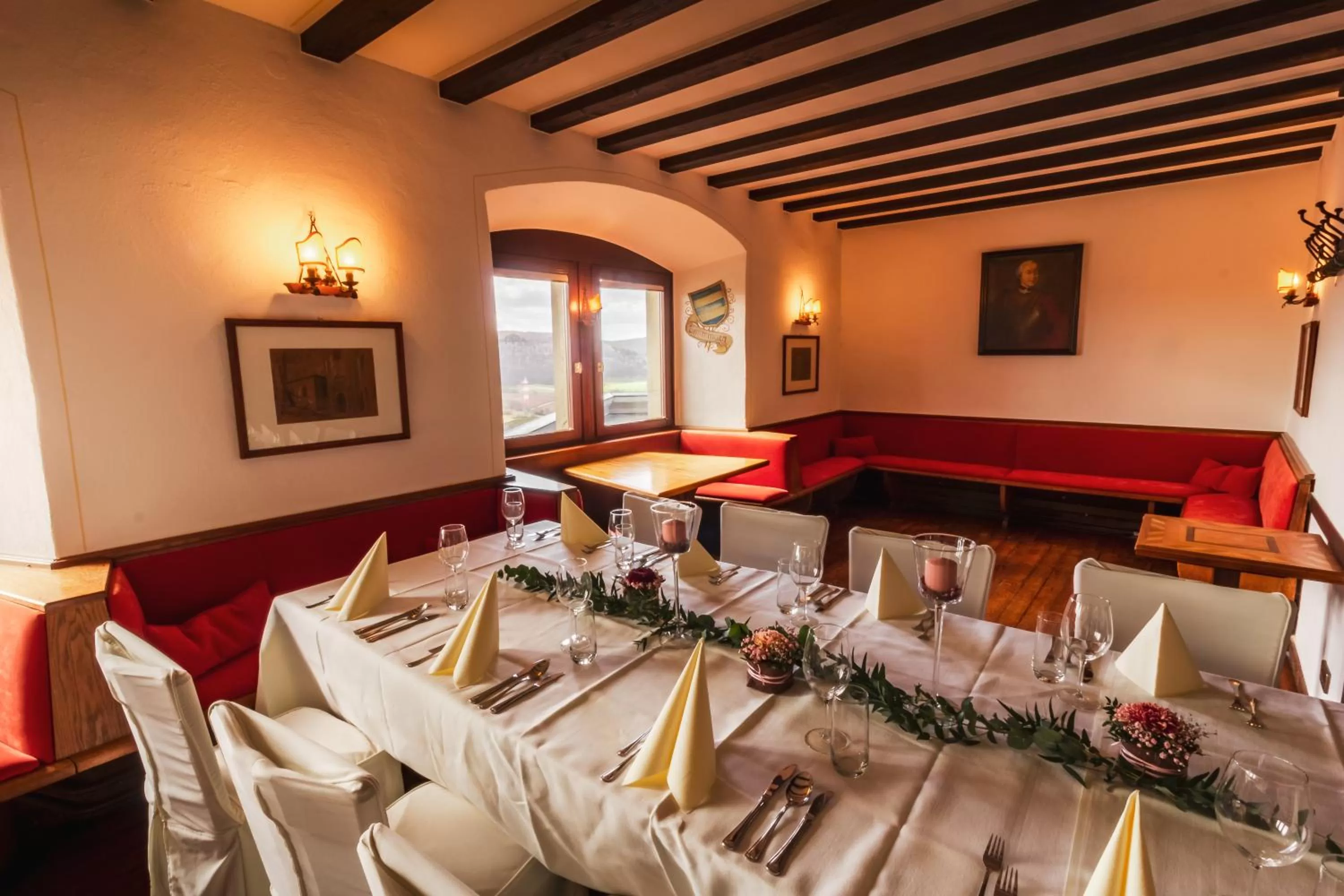 Seating area, Restaurant/Places to Eat in Hotel-Restaurant Burg Hornberg