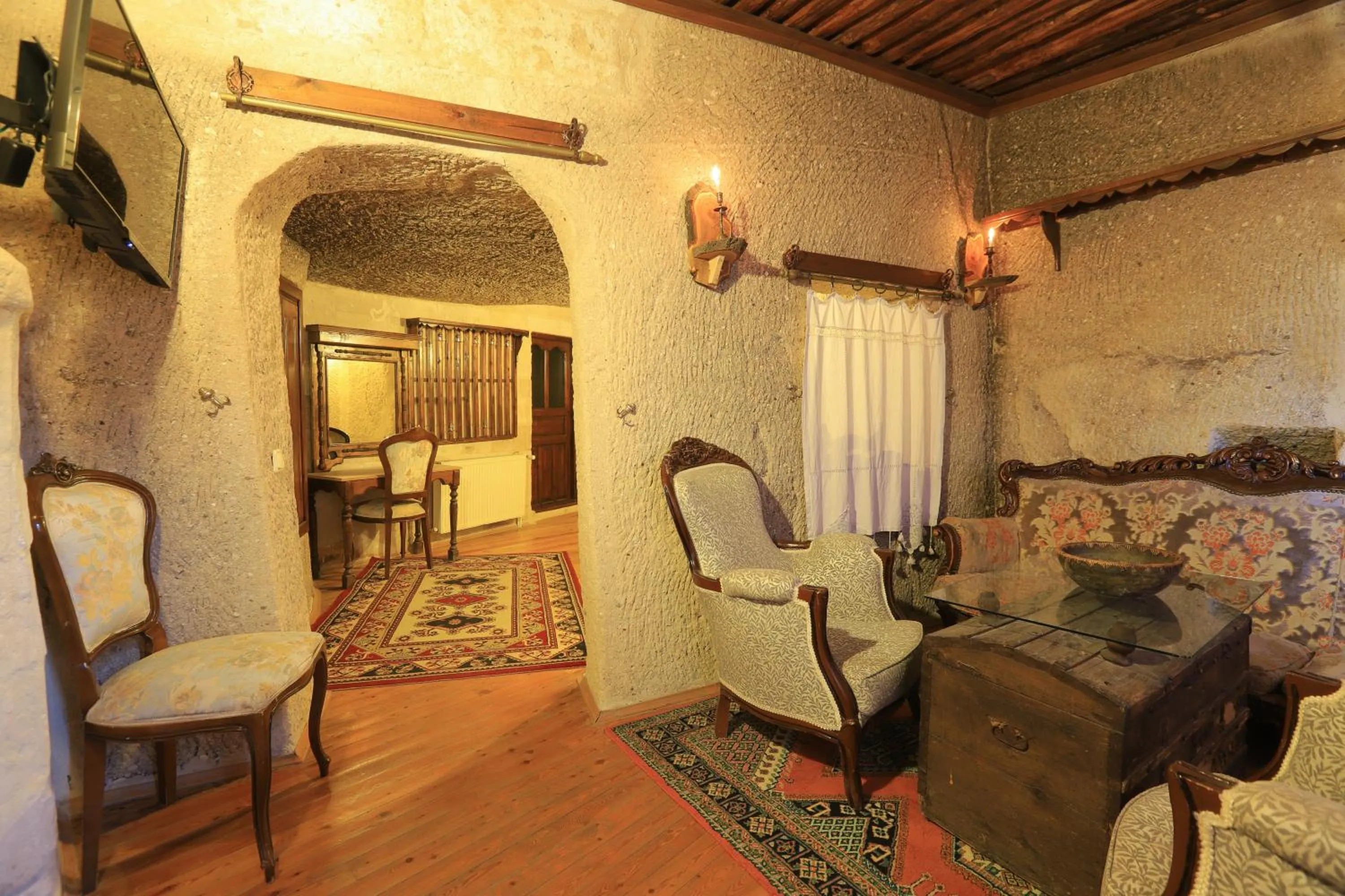 Massage in Antique Terrace Cave Suites