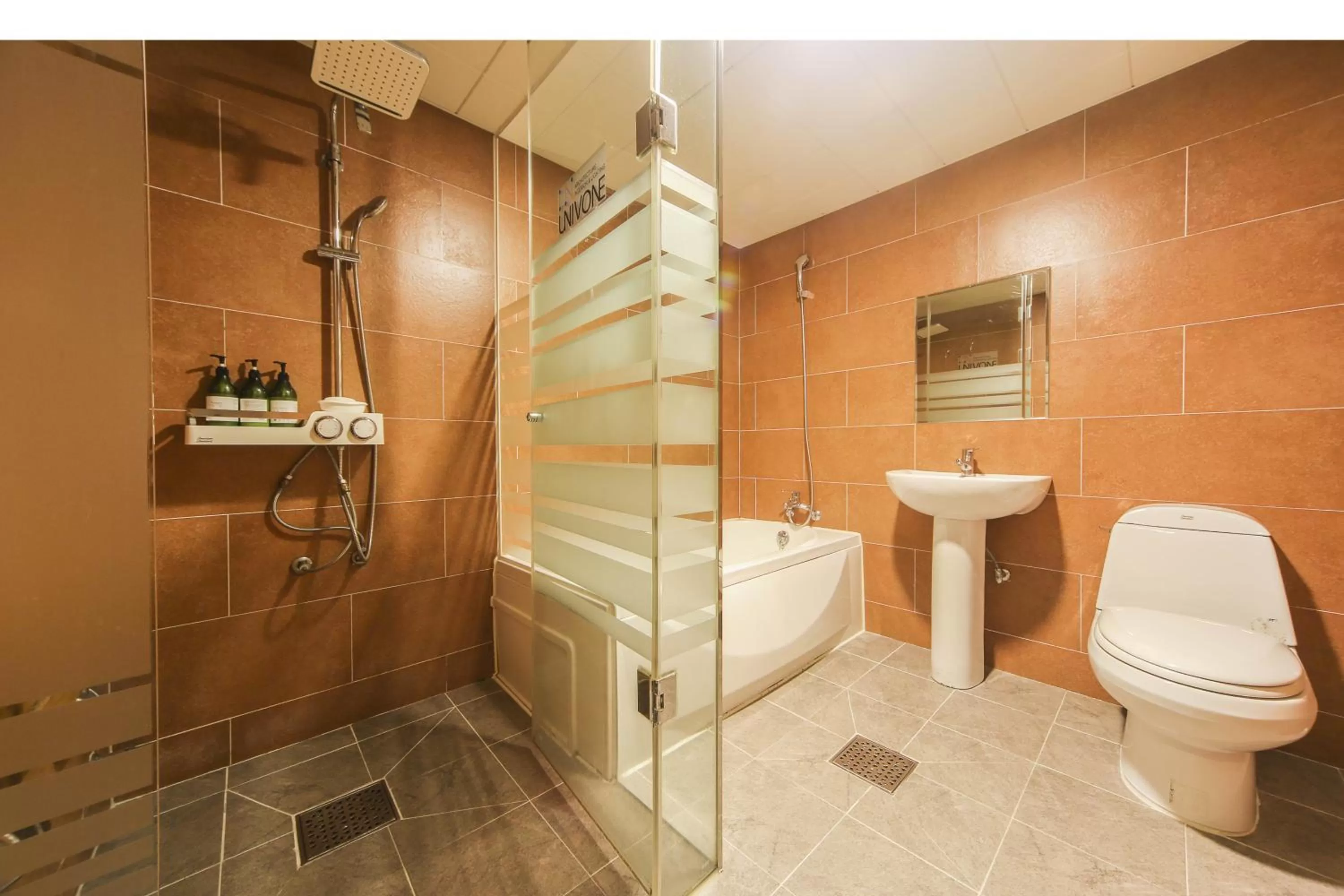 Bathroom in Elysee Hotel