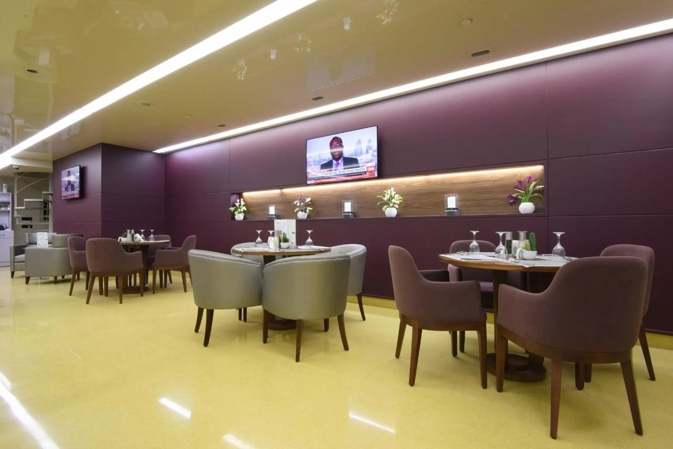 Lounge or bar in Ramada by Wyndham Downtown Beirut