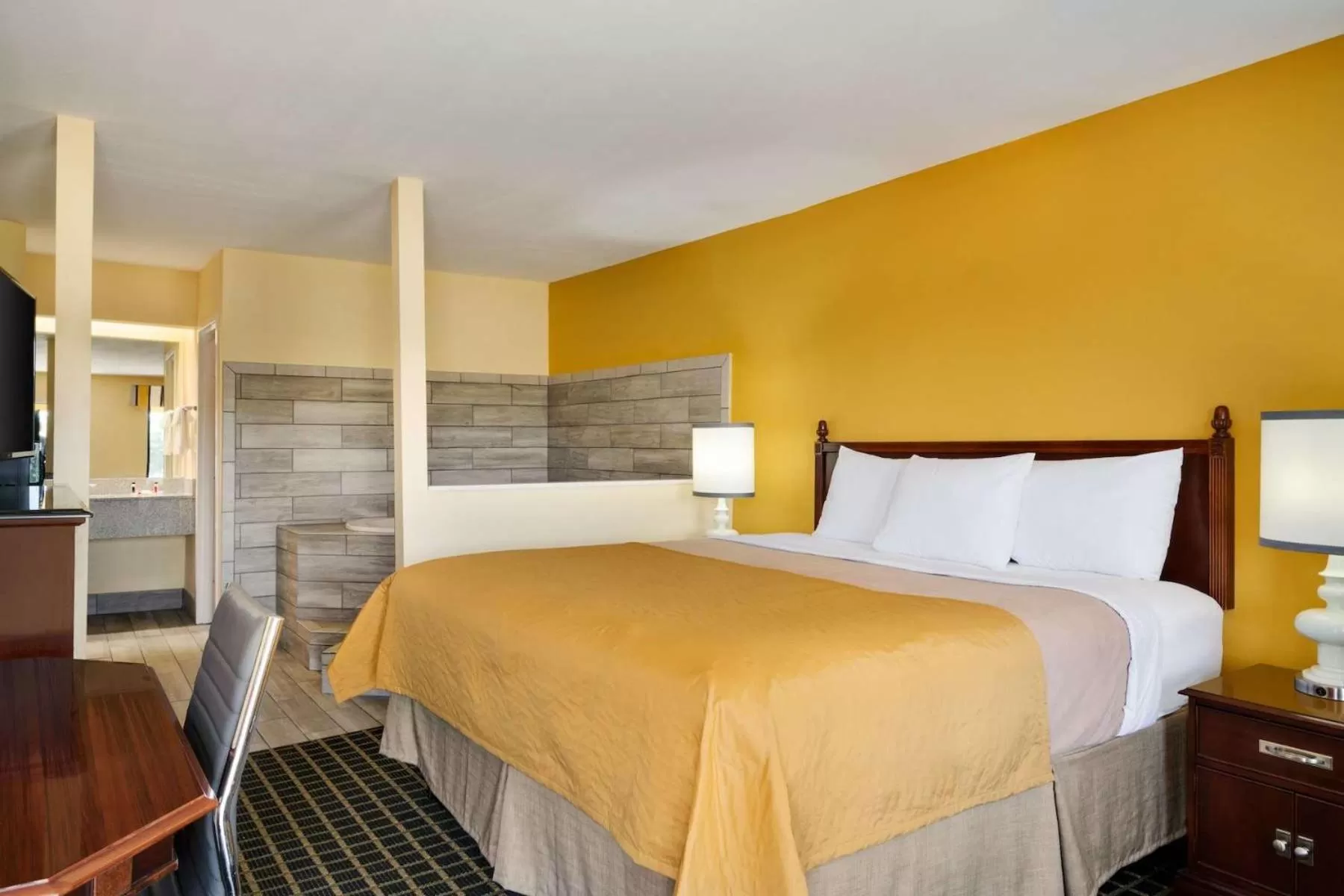 Bed in Travelodge by Wyndham Unadilla