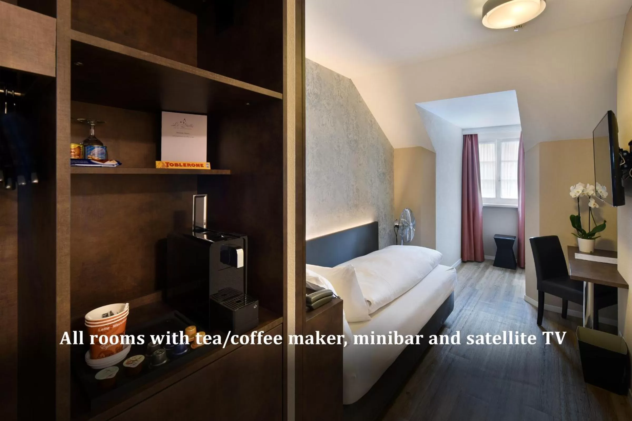 Photo of the whole room, Bed in Altstadt Hotel Krone Luzern