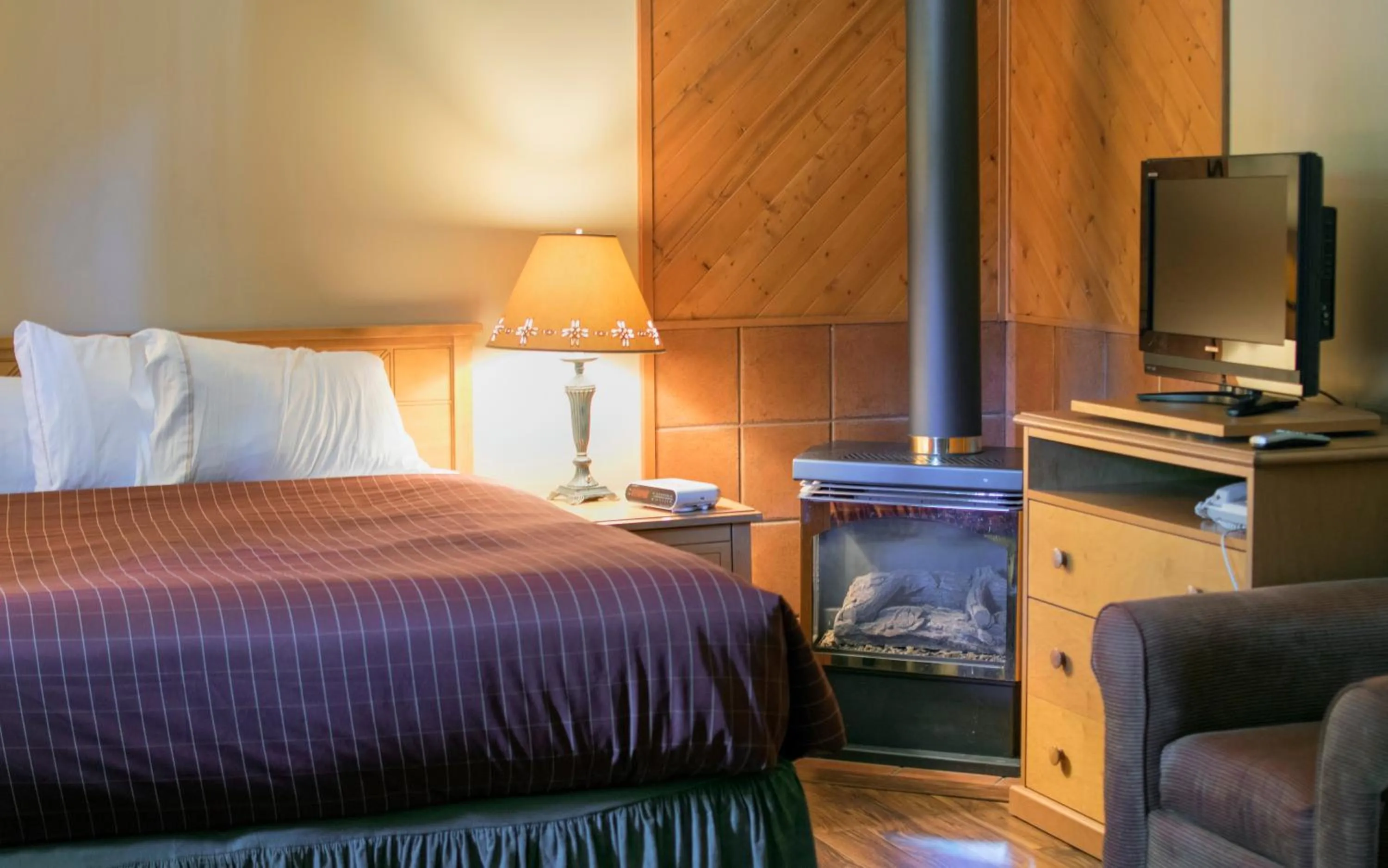 Bed in Aspen Village