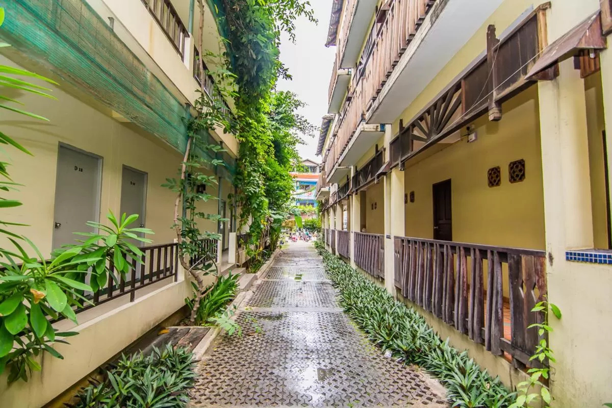 Decorative detail in Sutus Court 5