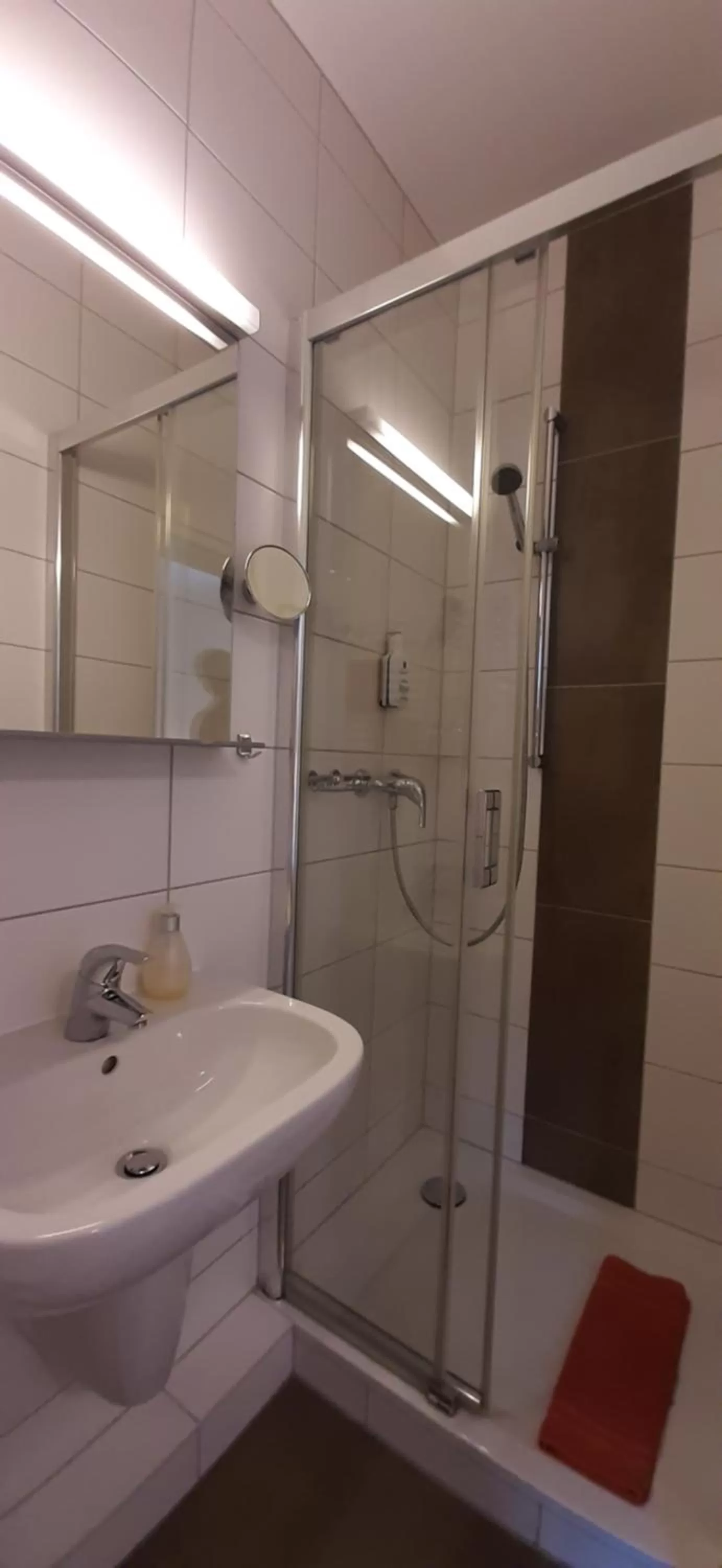 Shower in Landgasthof Zur scharfen Ecke