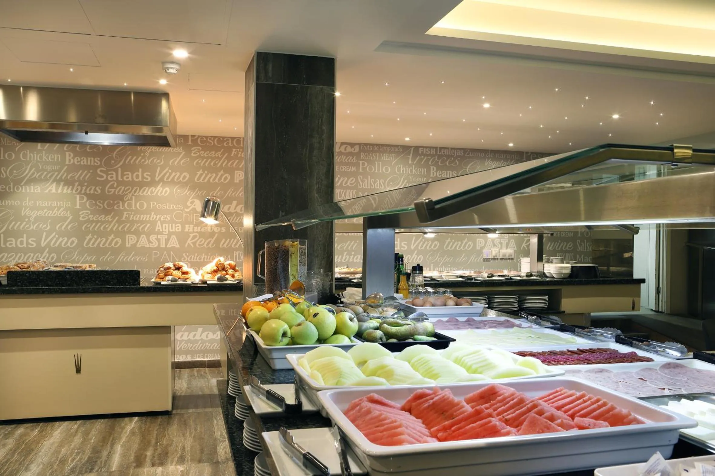 Restaurant/places to eat in Hotel Alameda