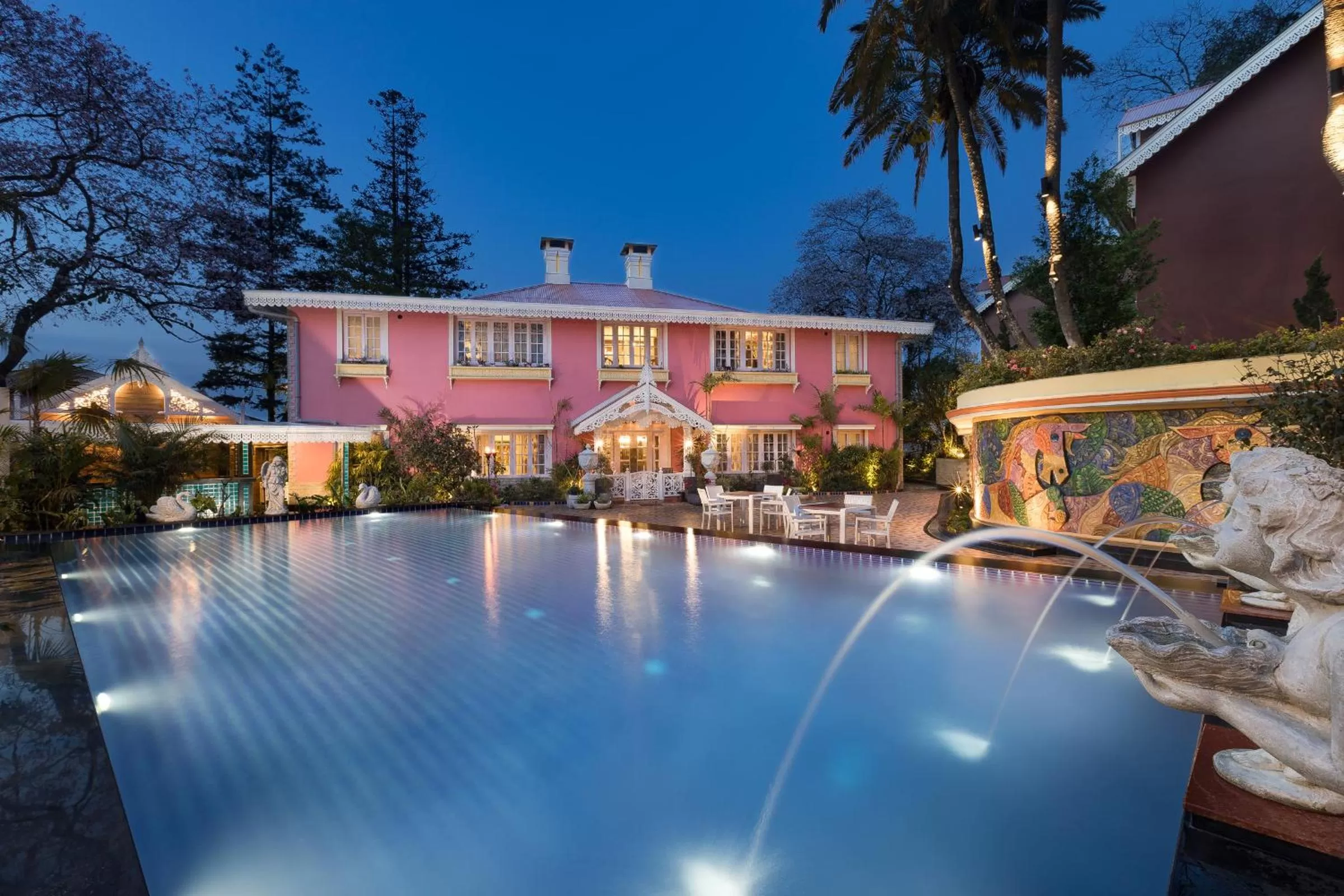Swimming pool in MAYFAIR Himalayan Spa Resort