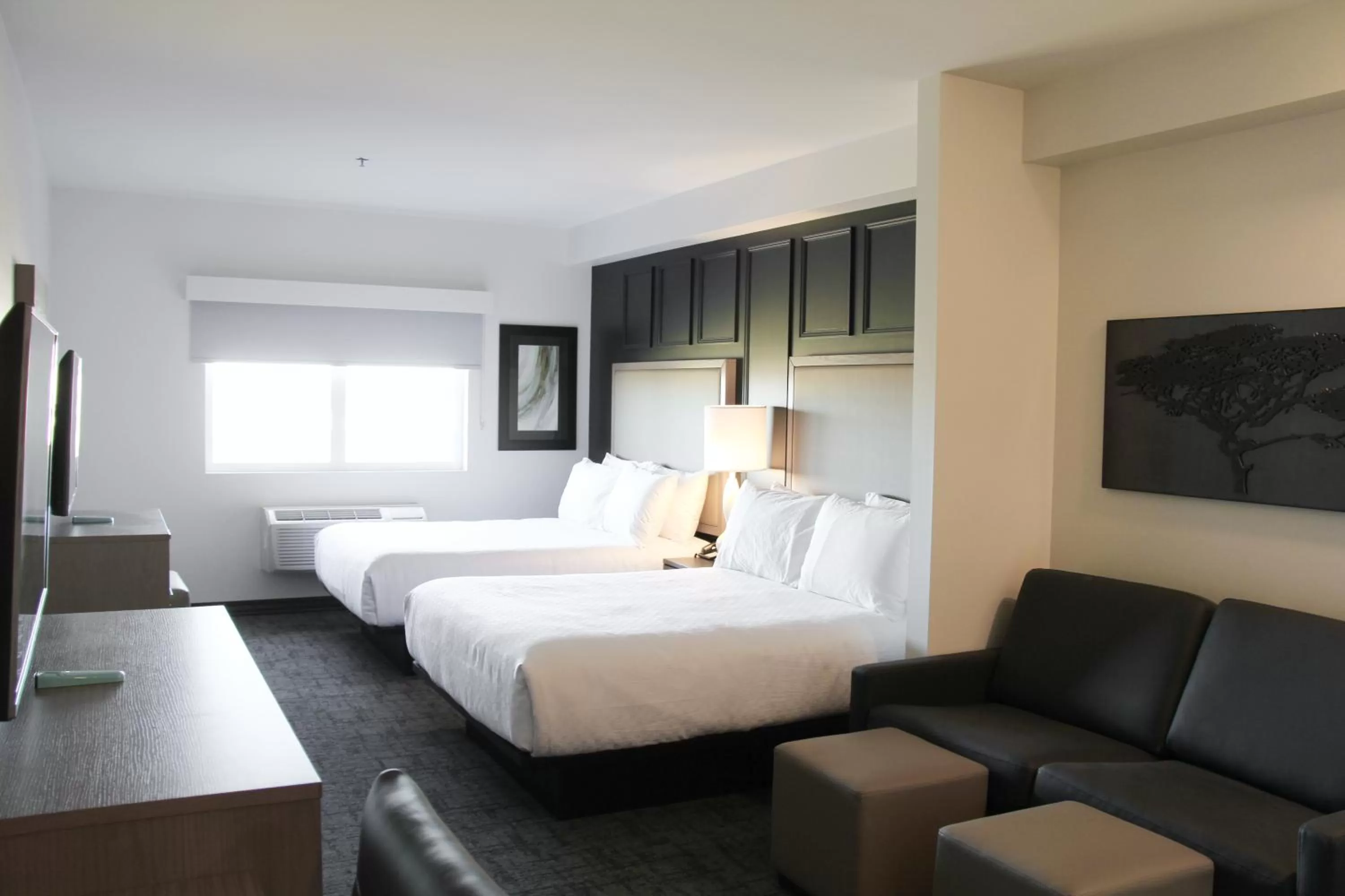 Photo of the whole room, Bed in Best Western Plus Winkler