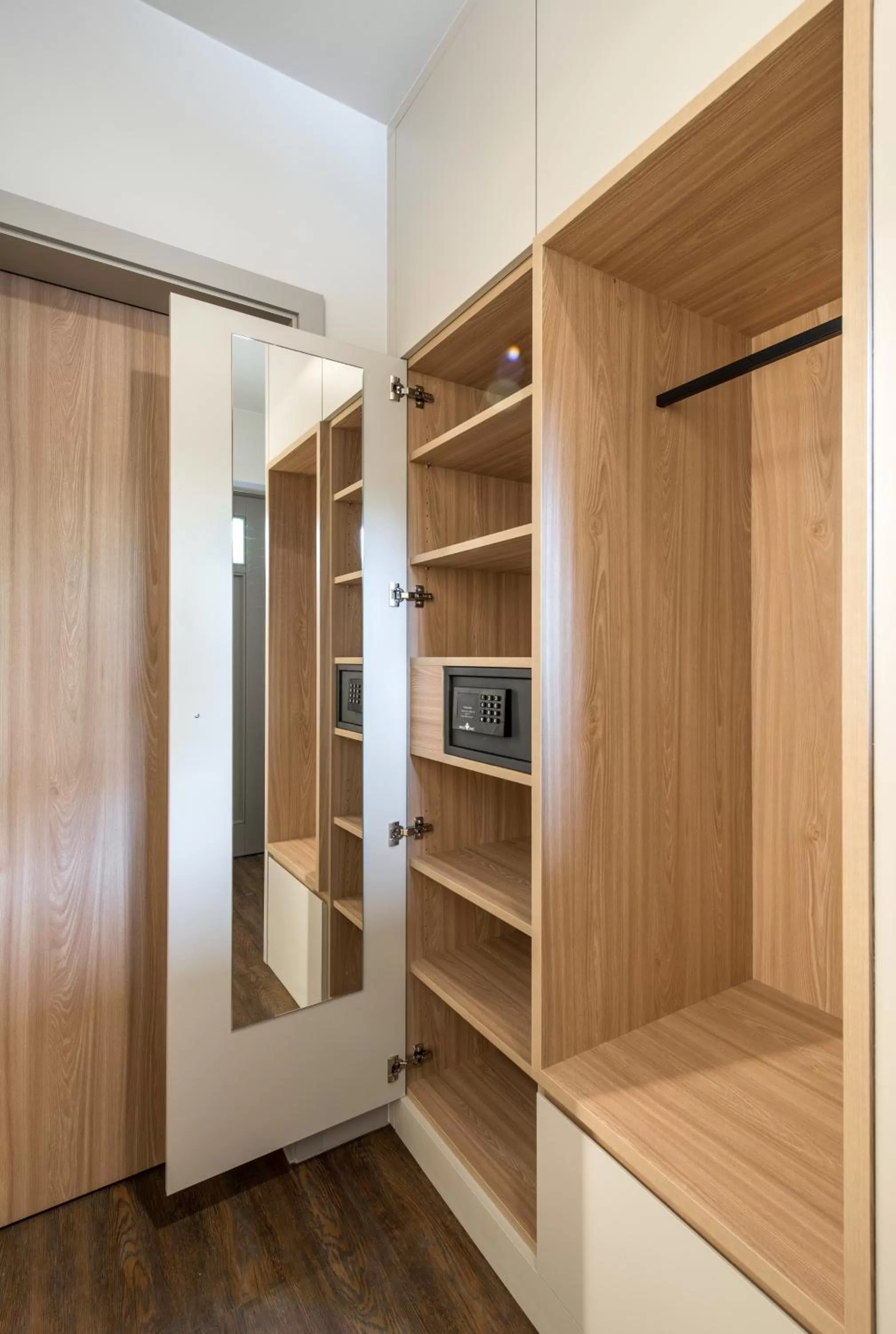 wardrobe in stattHotel Weimar