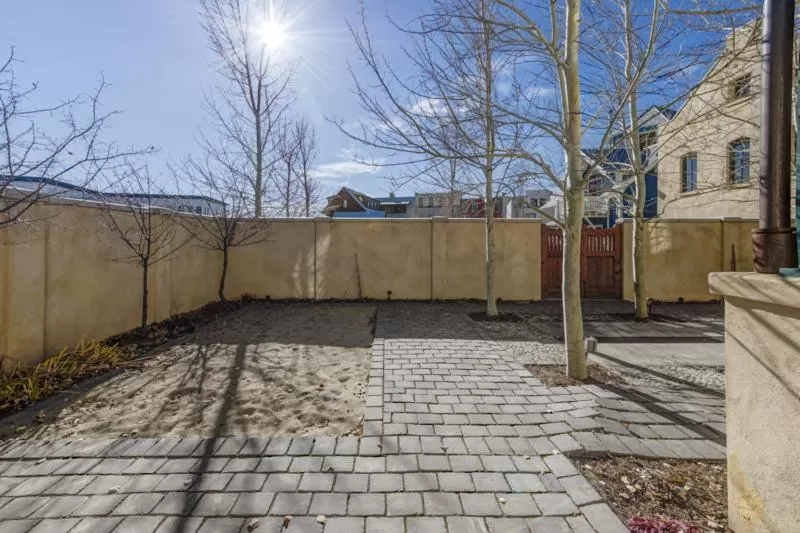 Property building in South Main Residences by Surf Hotel