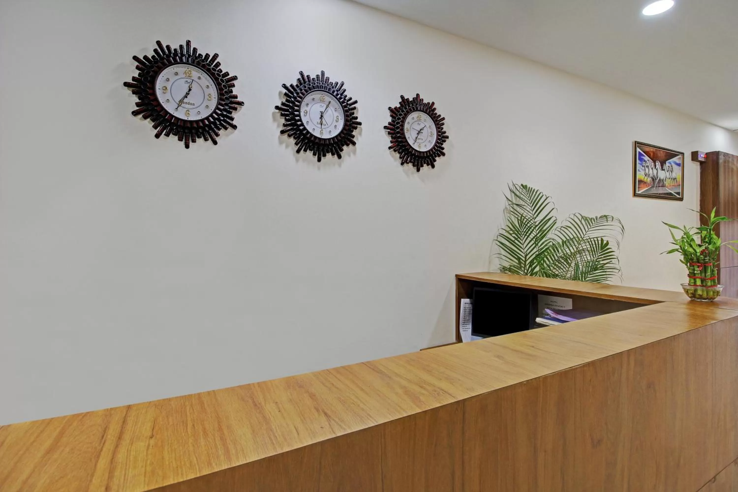 Lobby or reception in Treebo Krishna Regency ISBT Bus Stop