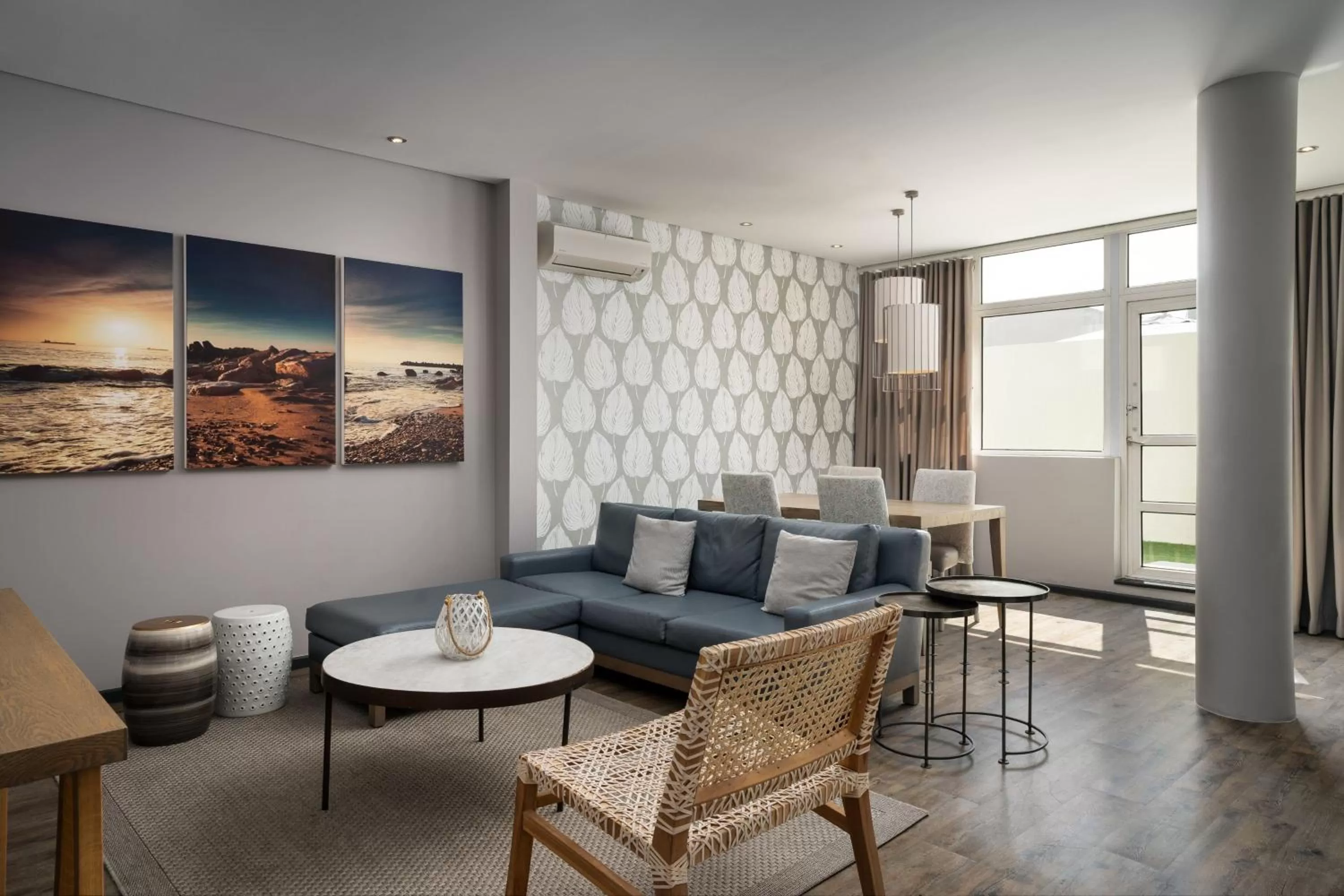 Lounge or bar in Protea Hotel by Marriott Cape Town Sea Point