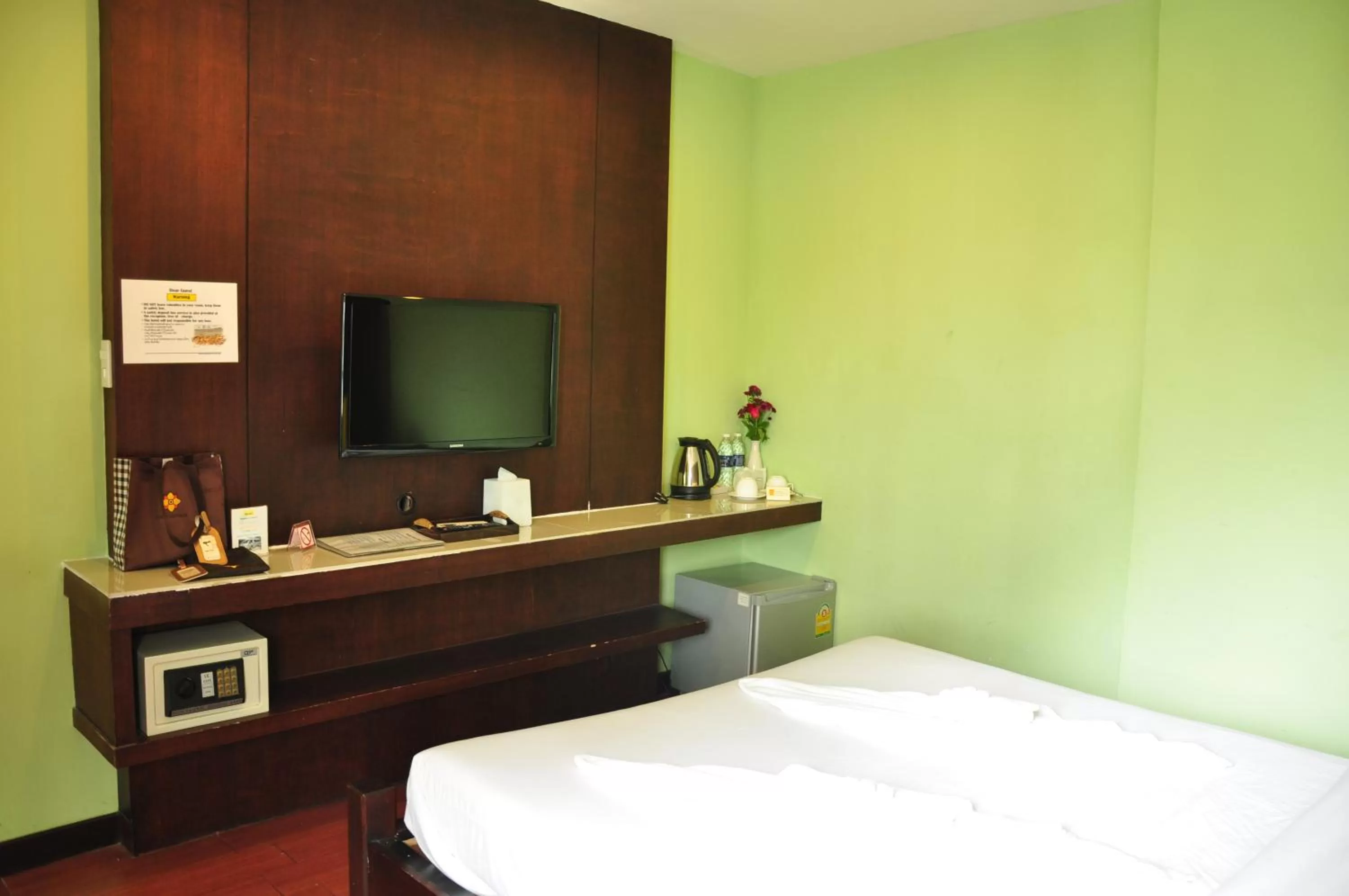 Photo of the whole room, Bed in Sabye Bangkok