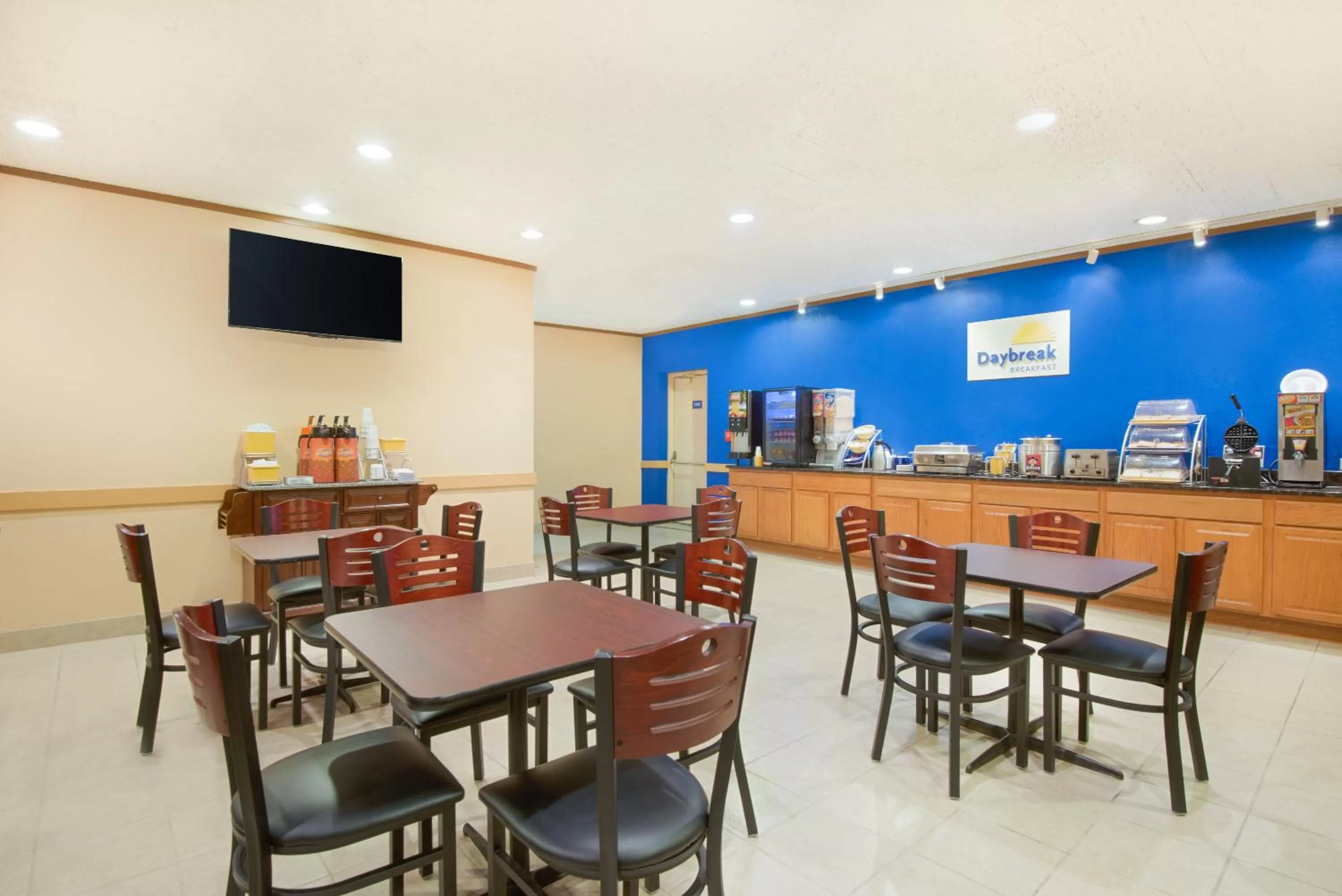 Continental breakfast in Days Inn by Wyndham Fremont