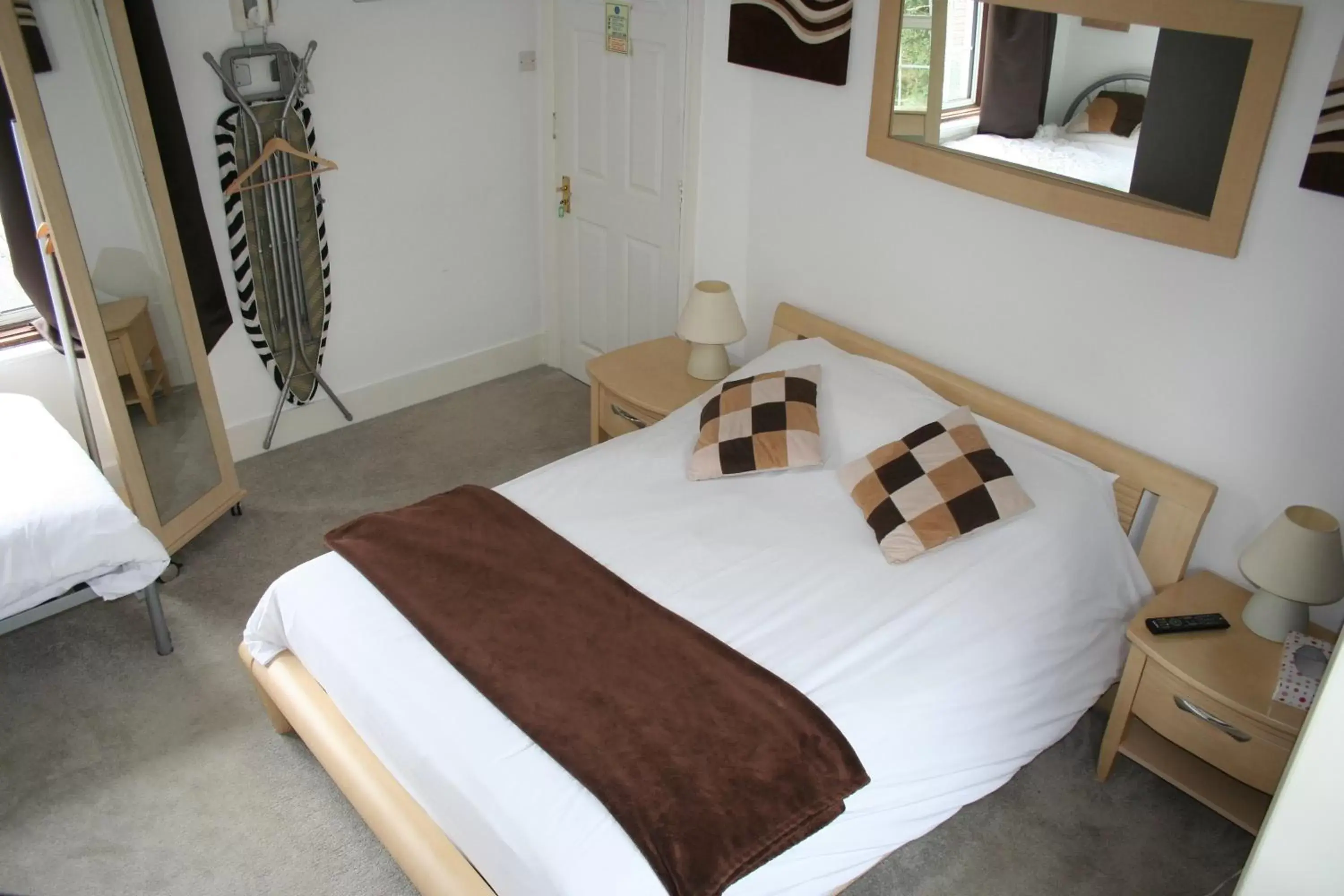 Triple in Oakhurst Gatwick B&B Triple in Oakhurst Gatwick B&B