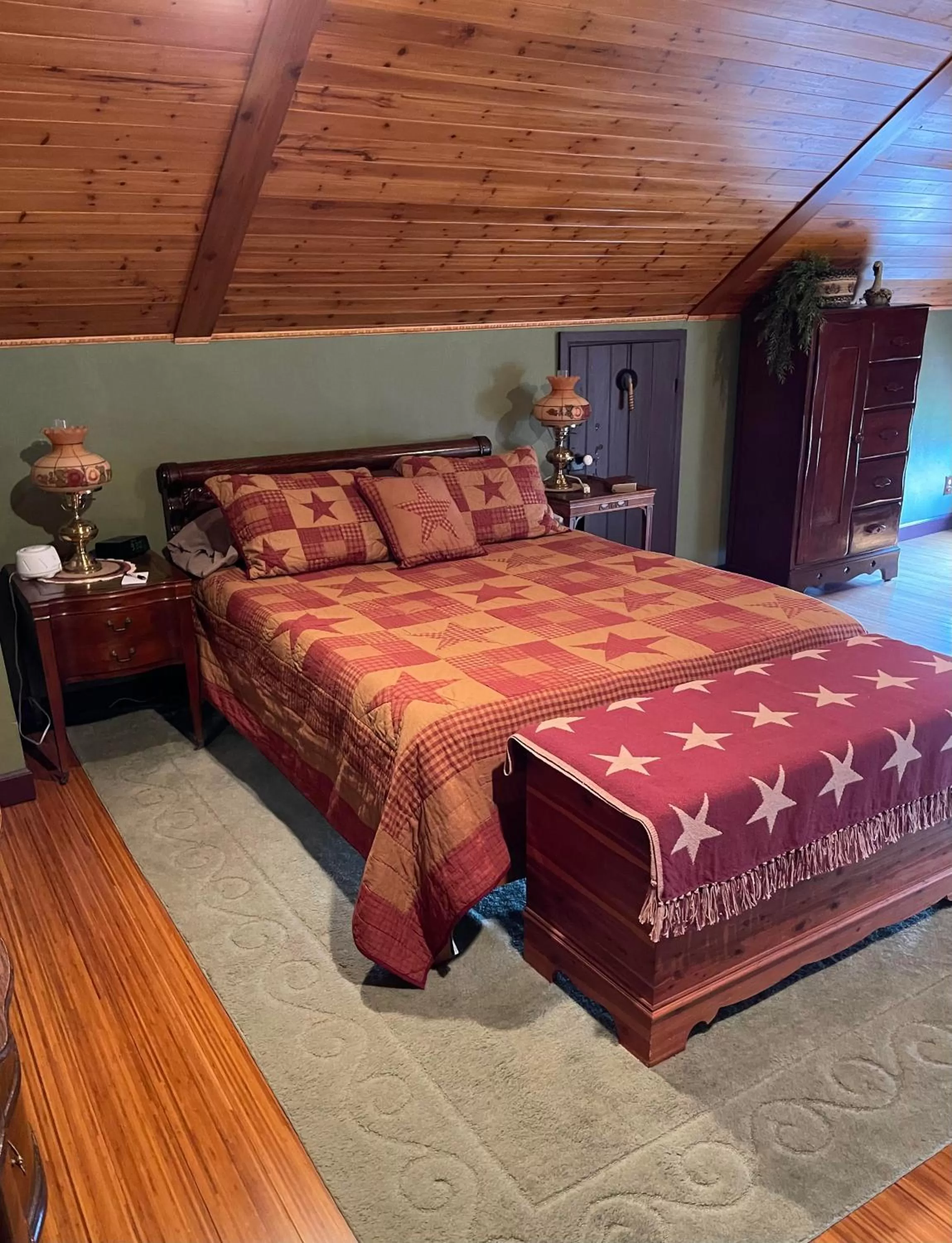 Single Room with Private Bathroom in Carriage Stop Bed & Breakfast