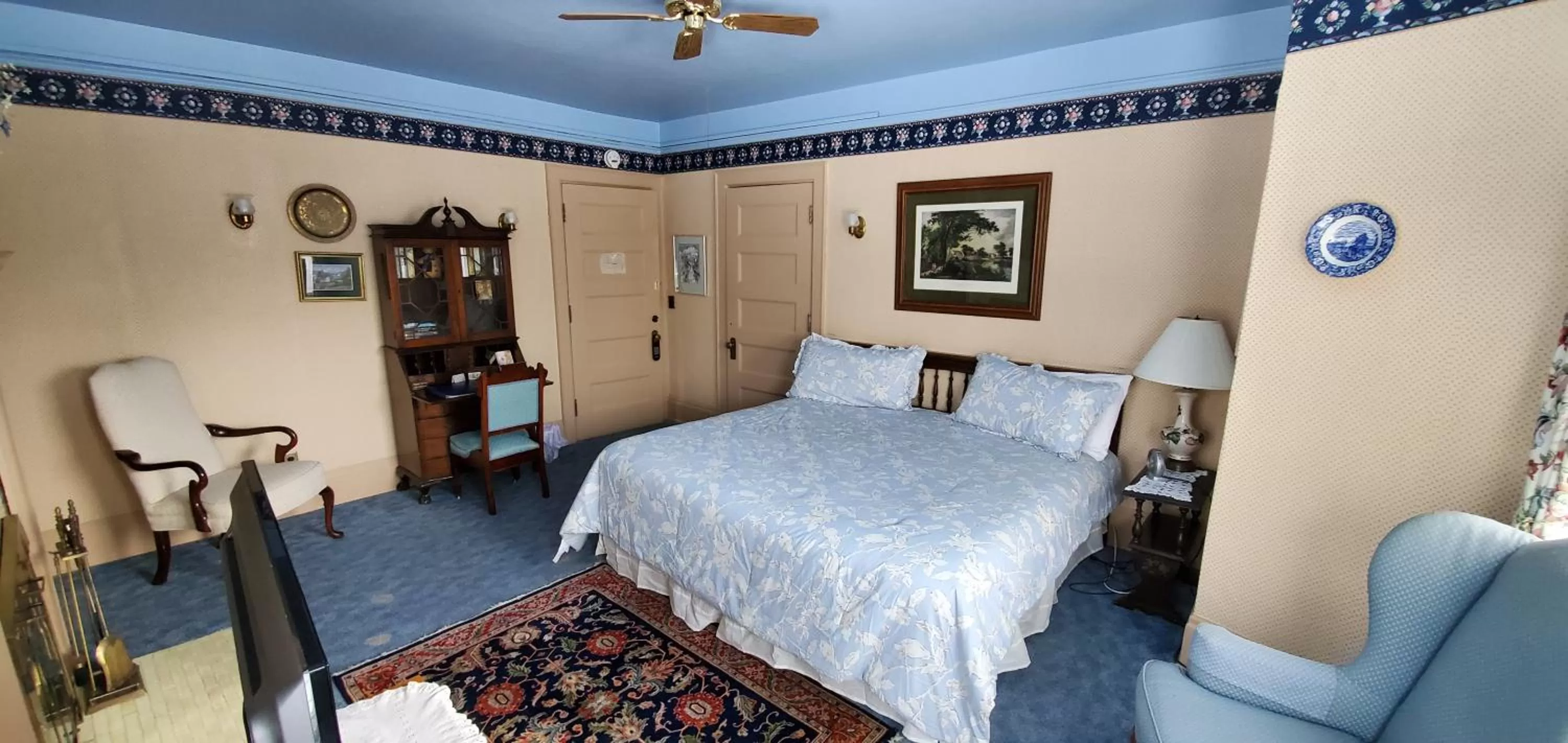 Photo of the whole room, Bed in Saravilla Bed & Breakfast