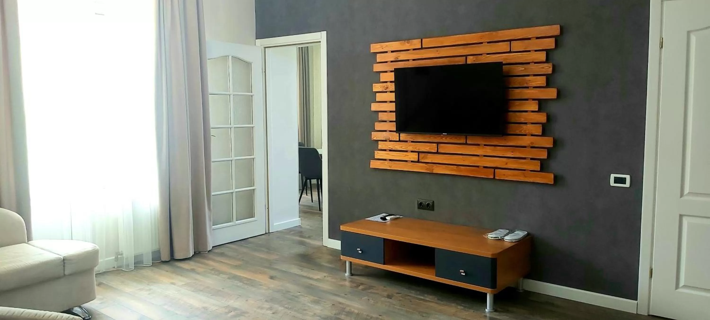 TV/Entertainment Center in White House