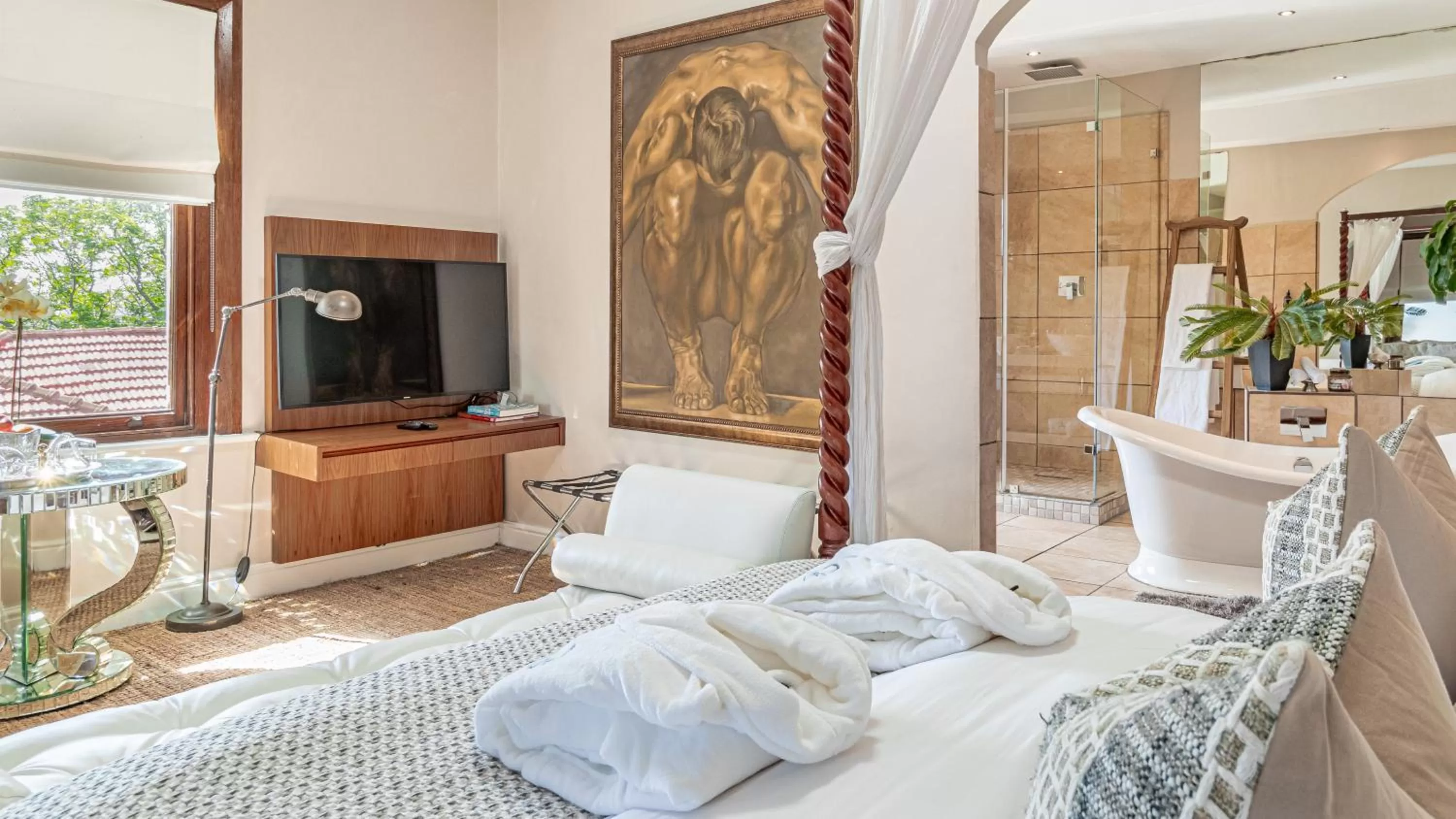 Photo of the whole room, Bed in The Glen Boutique Hotel & Spa