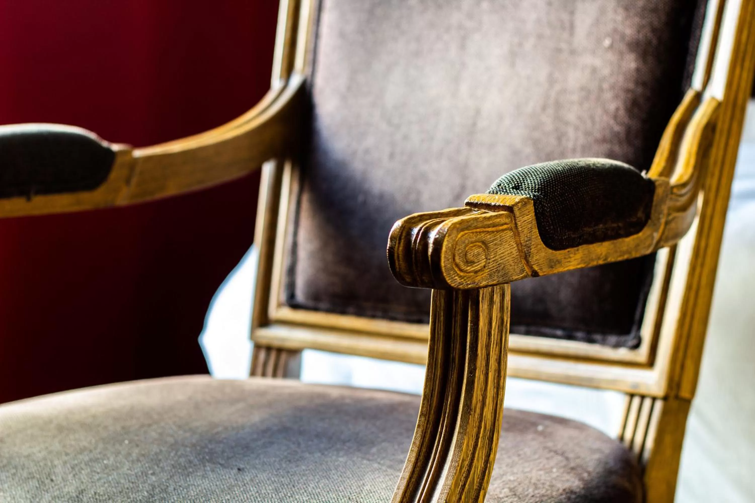 Decorative detail in Hôtel de France