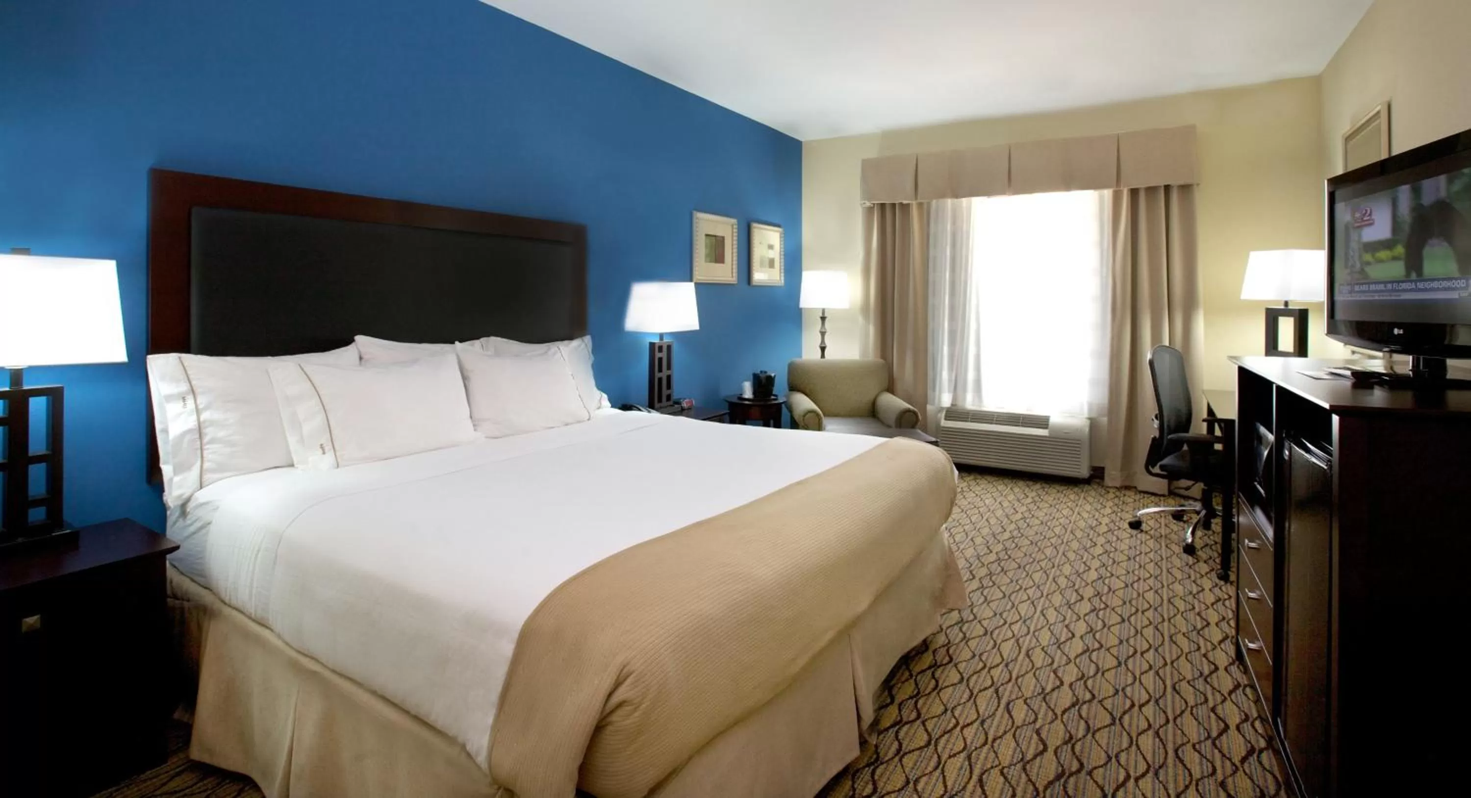 King Room - Non-Smoking in Holiday Inn Express and Suites Bossier City Louisiana Downs, an IHG Hotel