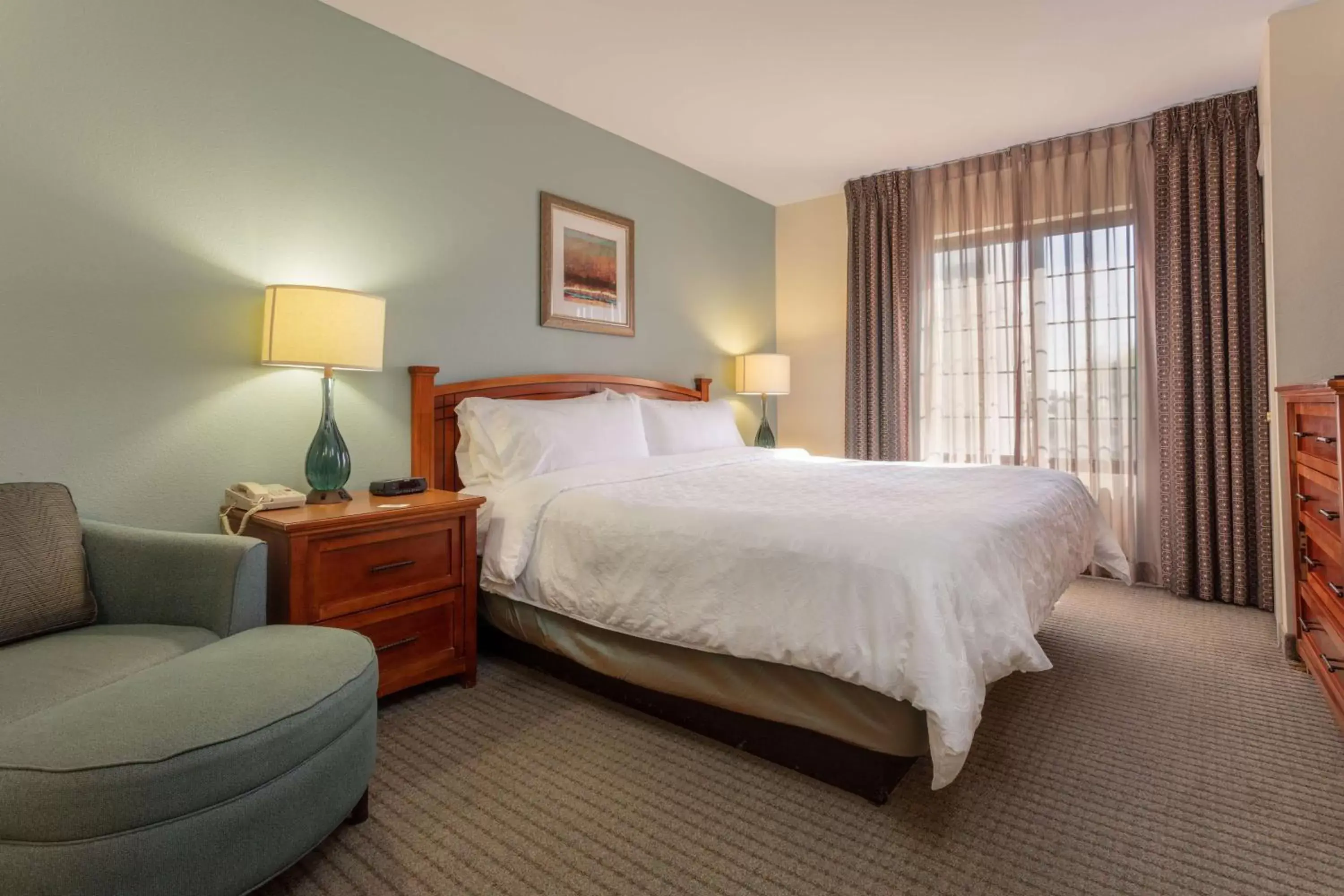 Two-Bedroom Queen Suite with Two Double Beds and Bathtub - Mobility Accessible in Sonesta ES Suites Anaheim Resort Area Two-Bedroom Queen Suite with Two Double Beds and Bathtub - Mobility Accessible in Sonesta ES Suites Anaheim Resort Area