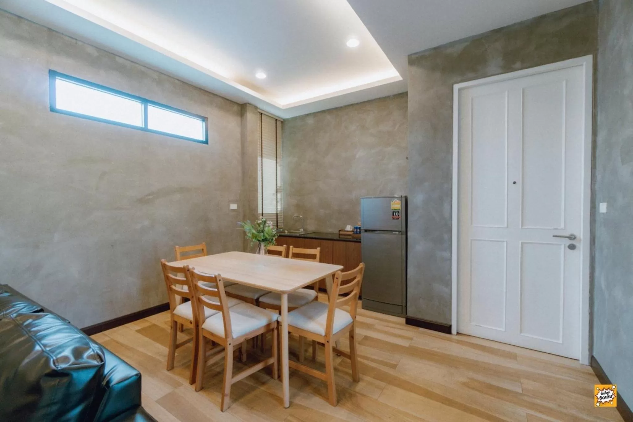 Dining area in Blue River Resort