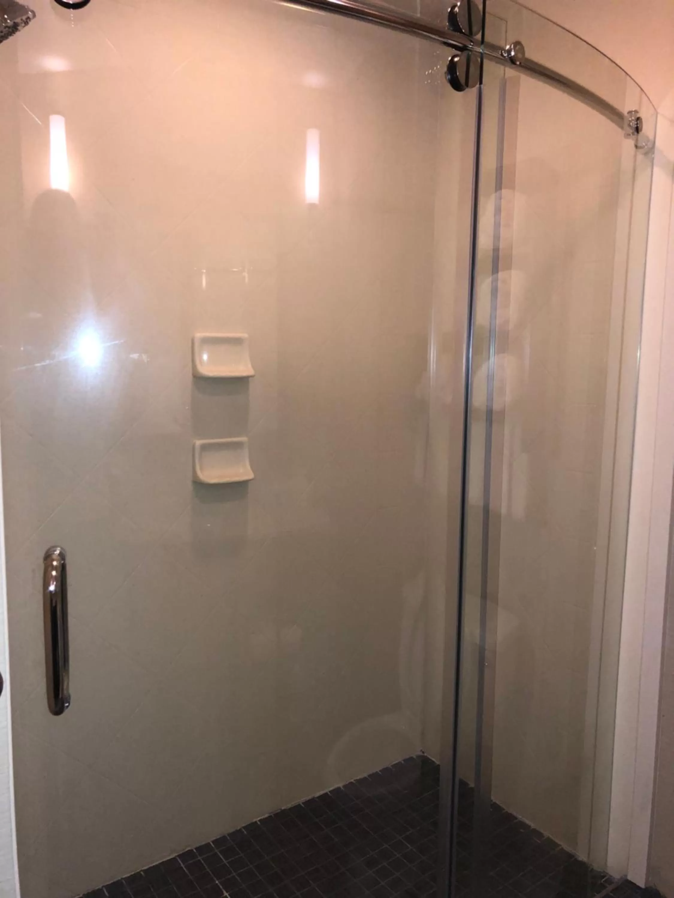 Countryview Inn & Suites