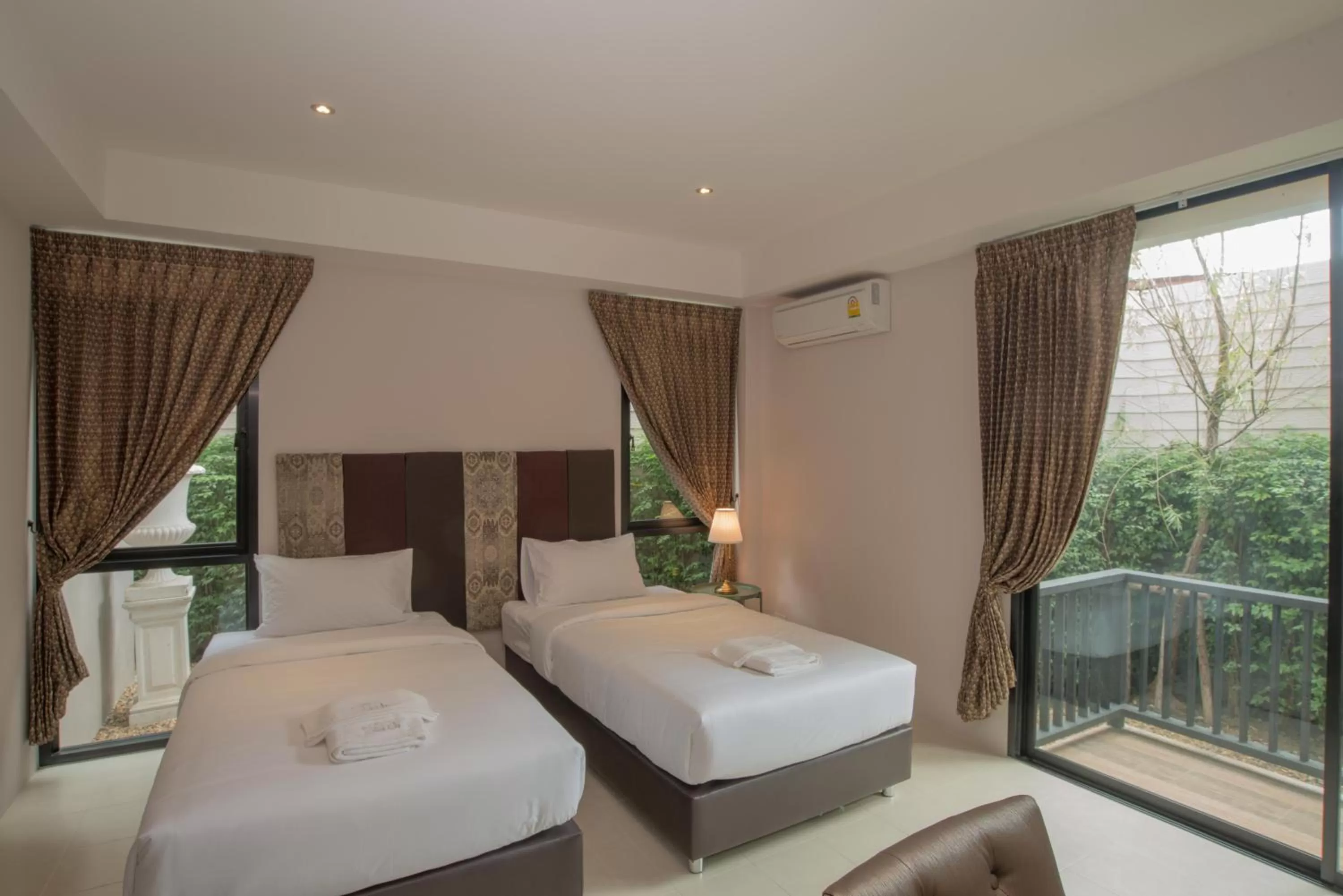 Bedroom, Bed in Sri Ngachang