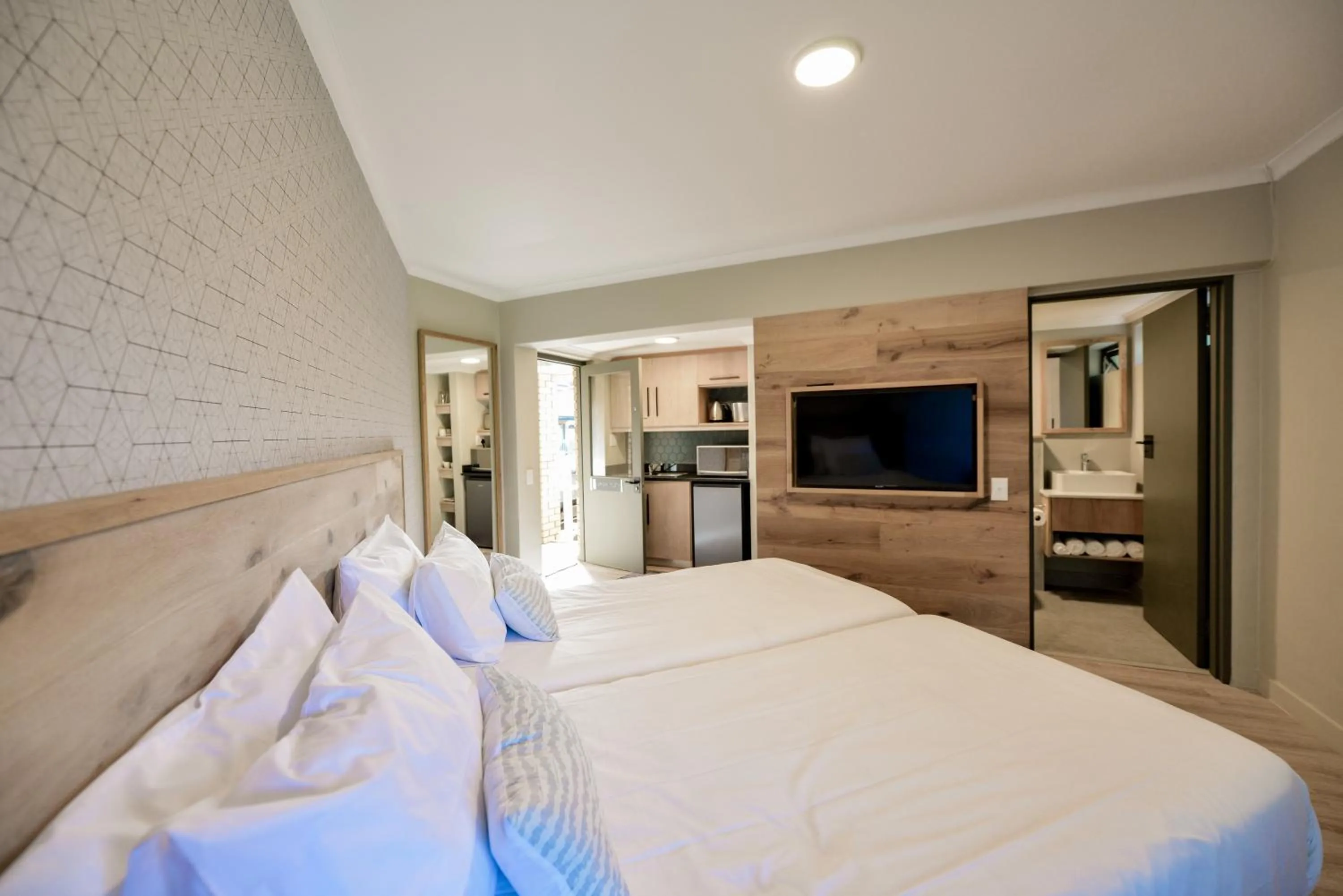 Photo of the whole room, Bed in All Africa House (University Of Cape Town)