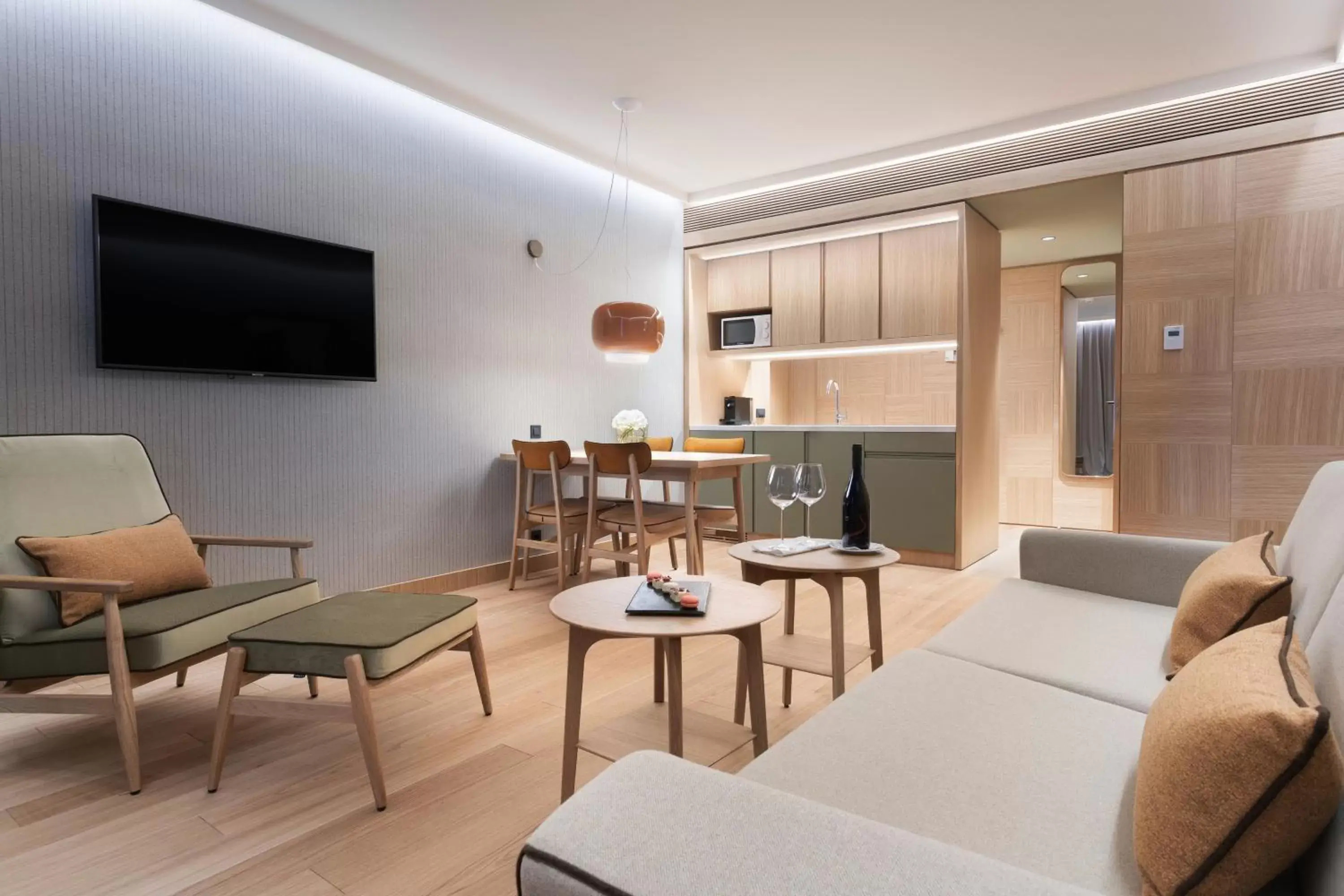 Business Suite, 1 Bedroom Suite, 1 King in Four Points by Sheraton Ljubljana Mons Business Suite, 1 Bedroom Suite, 1 King in Four Points by Sheraton Ljubljana Mons