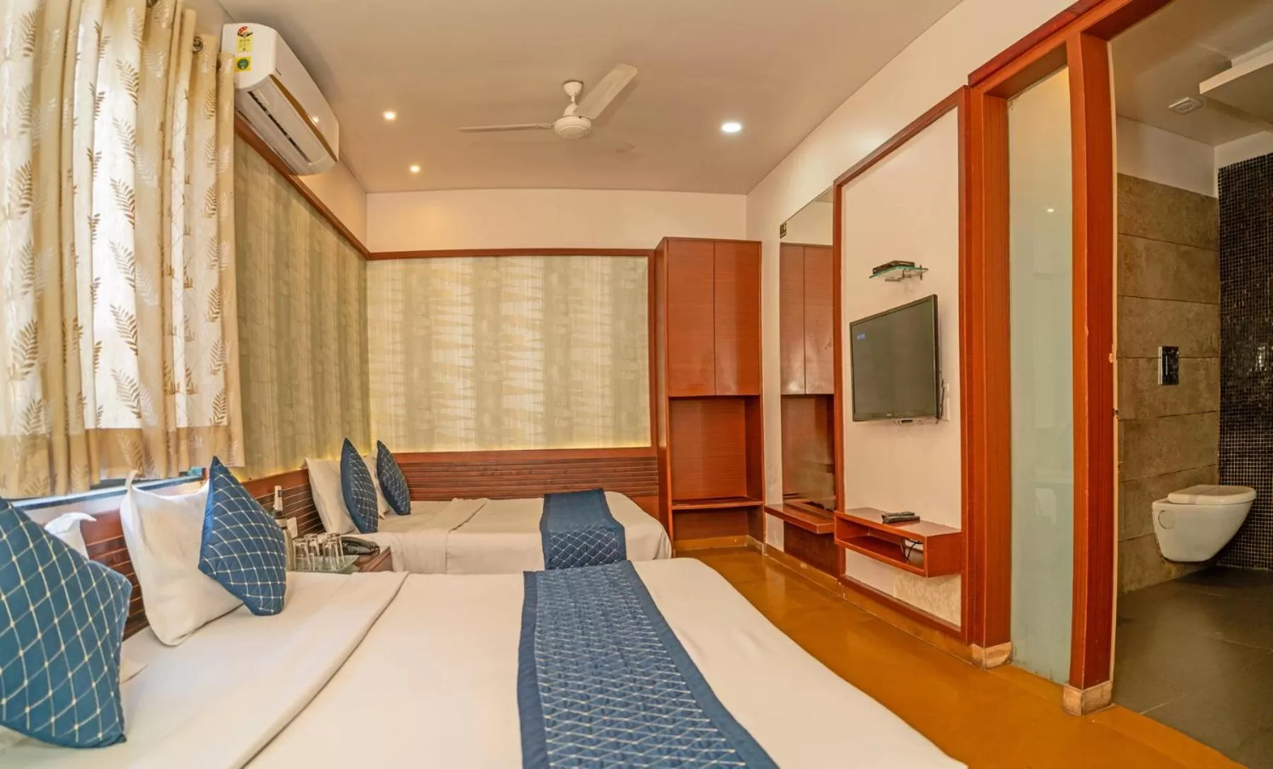 Bedroom, Bed in Uddhav Vilas A Family Hotel