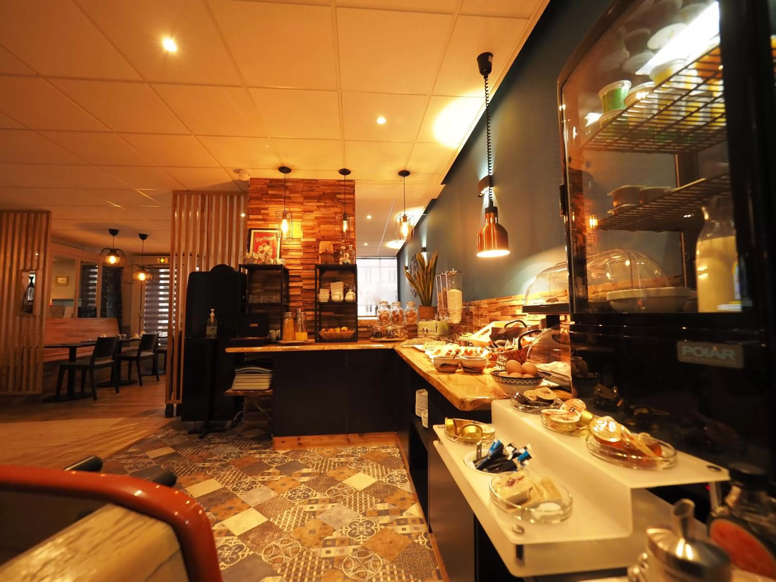 Breakfast in Hôtel Le Biarritz - Vichy