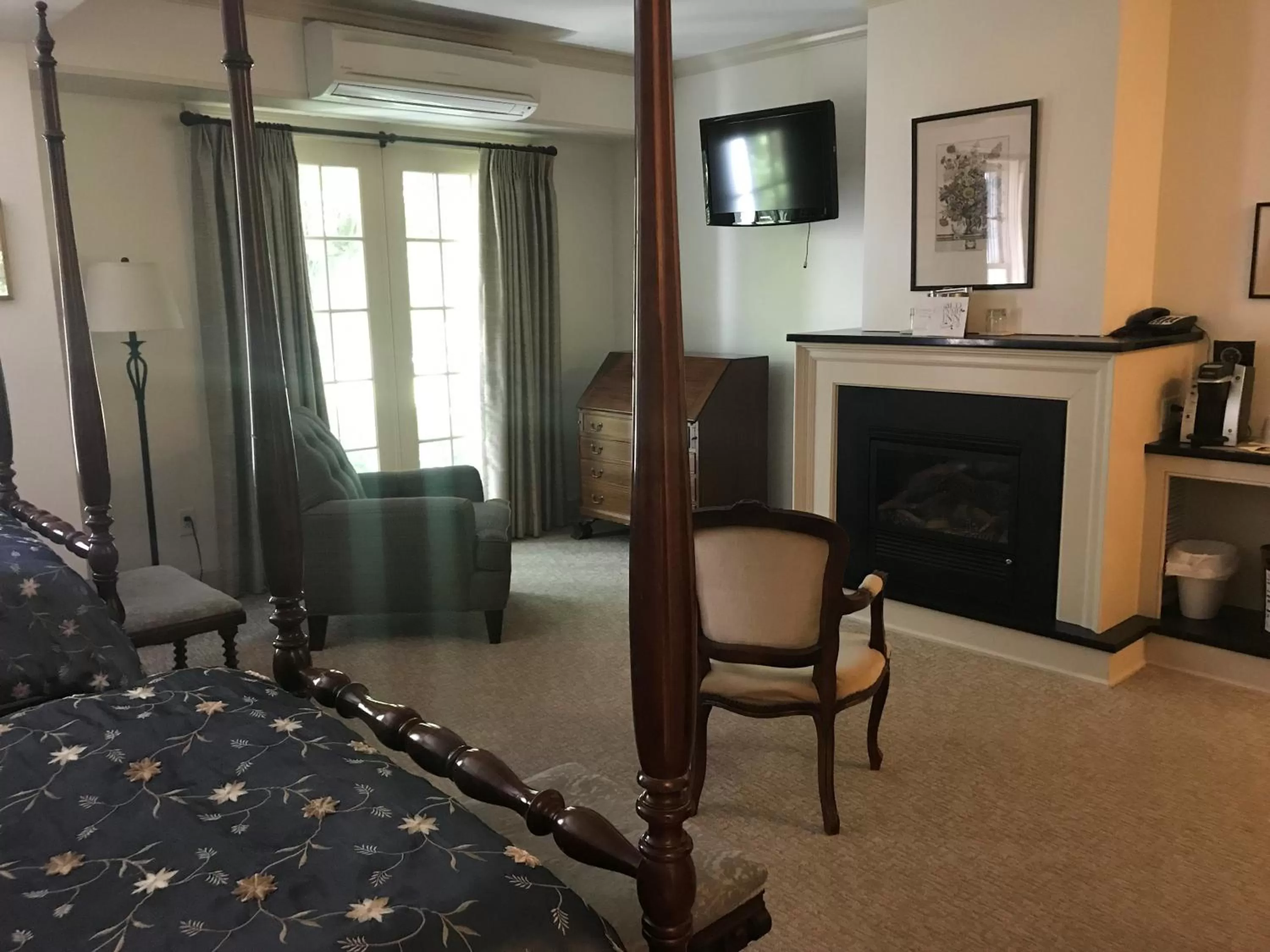 Seating area in The Old Lyme Inn