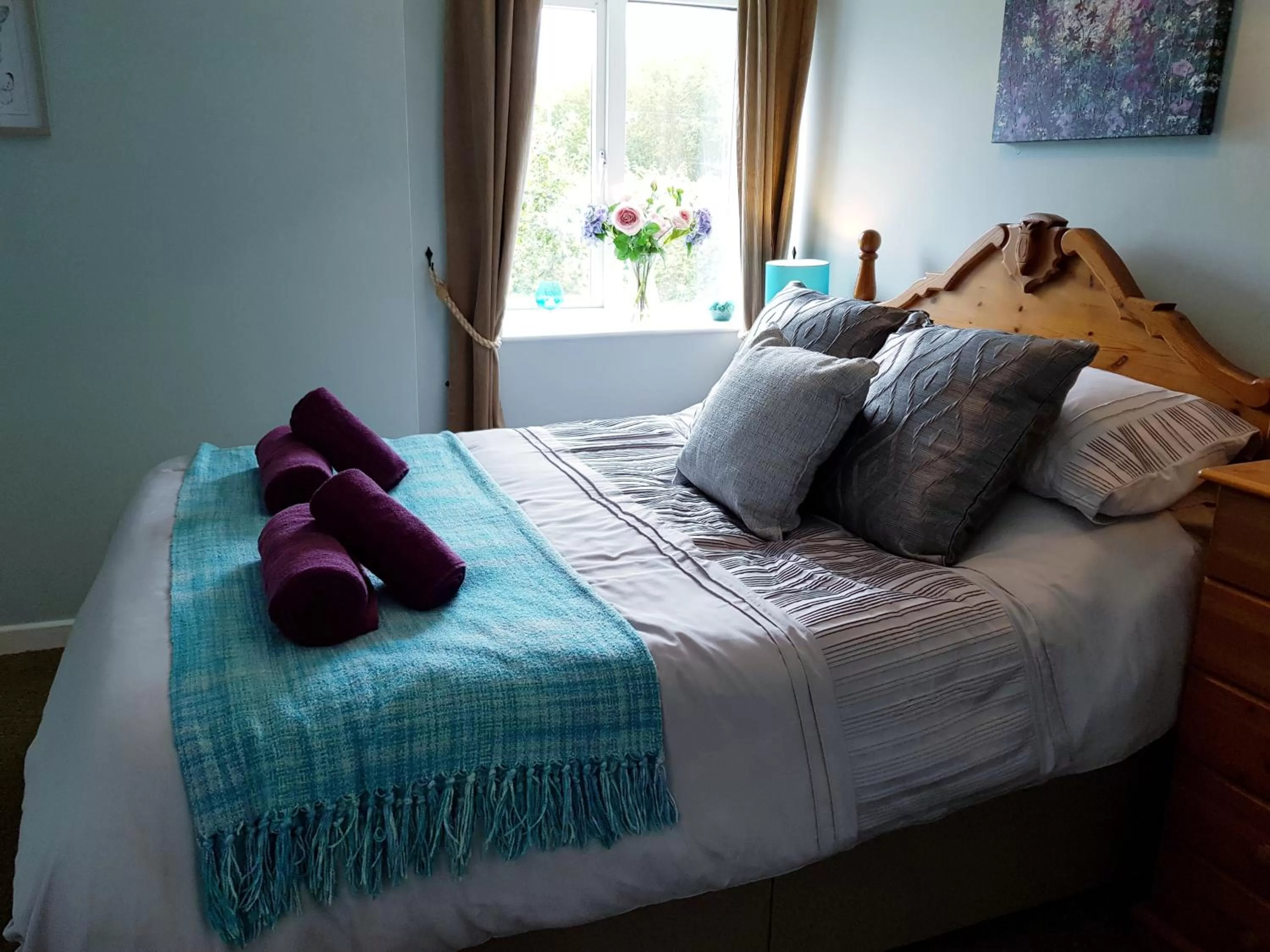 Bed in Wheatsheaf Inn